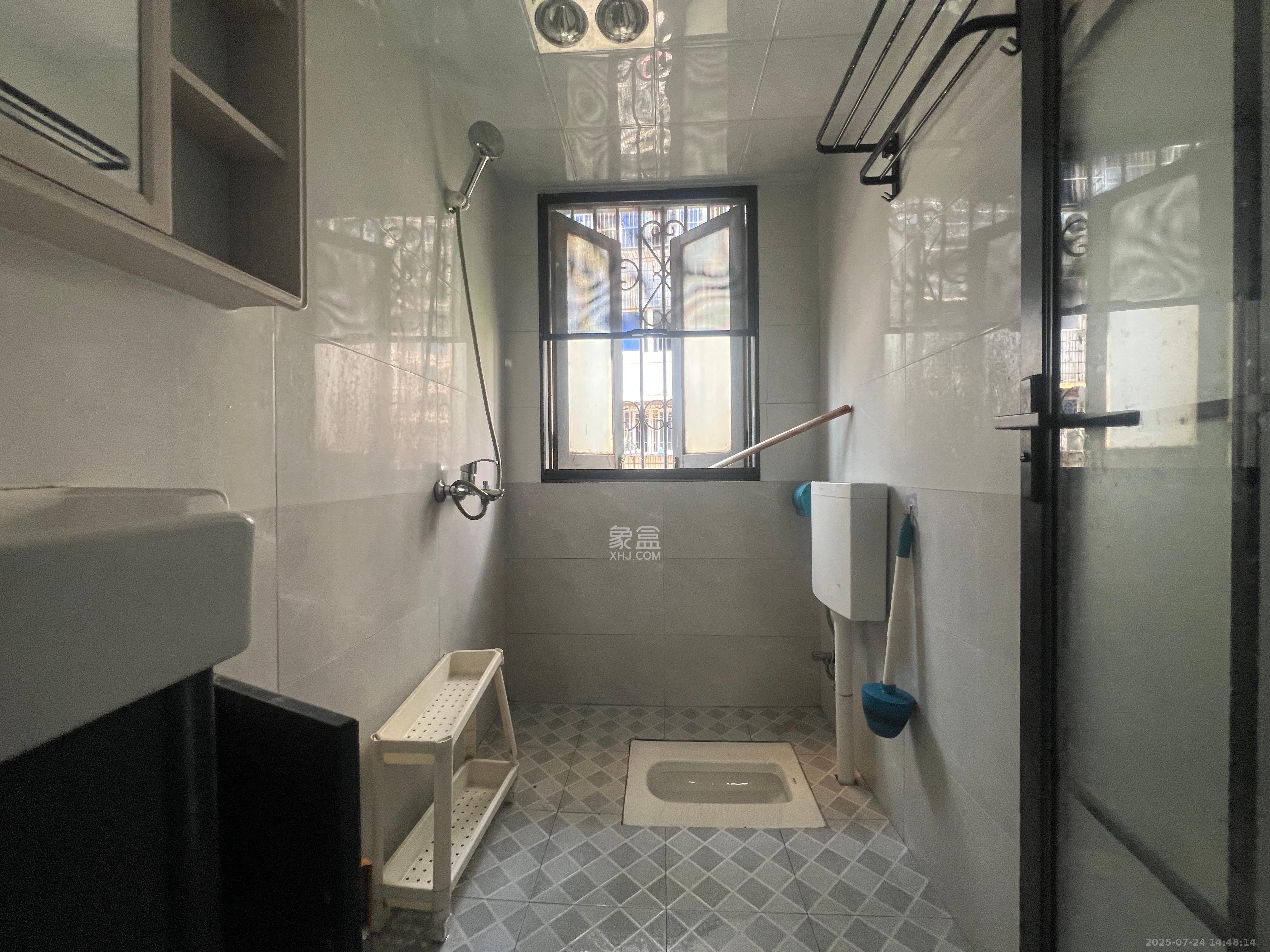 省政府五所 1室2厅1卫 2600.0元/月 省政府五所 1室2厅1卫 2600.0元/月室内图