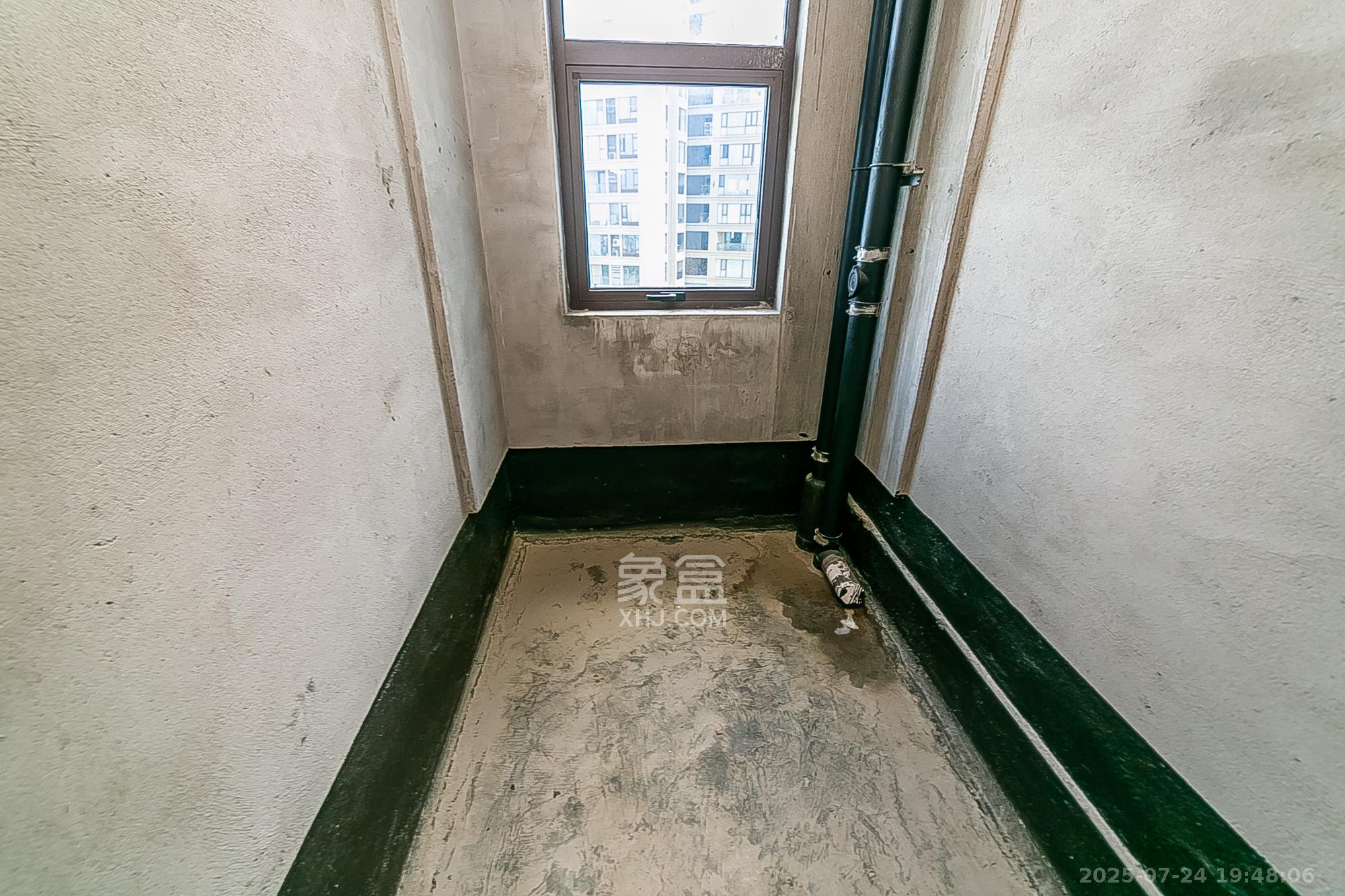 中建江山壹号  4室2厅3卫   520.00万卫生间