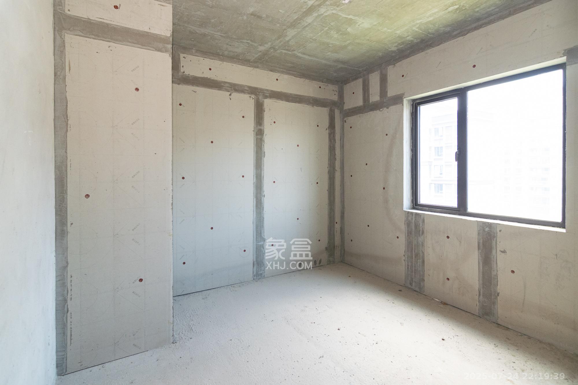 湾田望江府  4室2厅2卫    68.0万 湾田望江府  4室2厅2卫    68.0万卧室