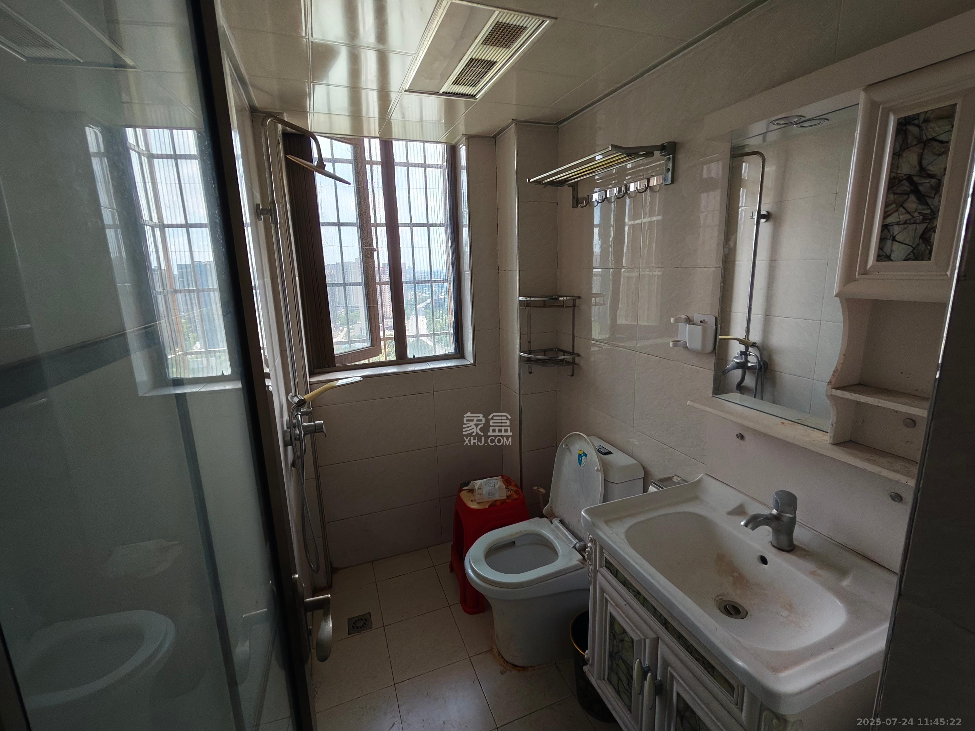 同鑫家园 1室1厅1卫 1500.0元/月 同鑫家园 1室1厅1卫 1500.0元/月室内图