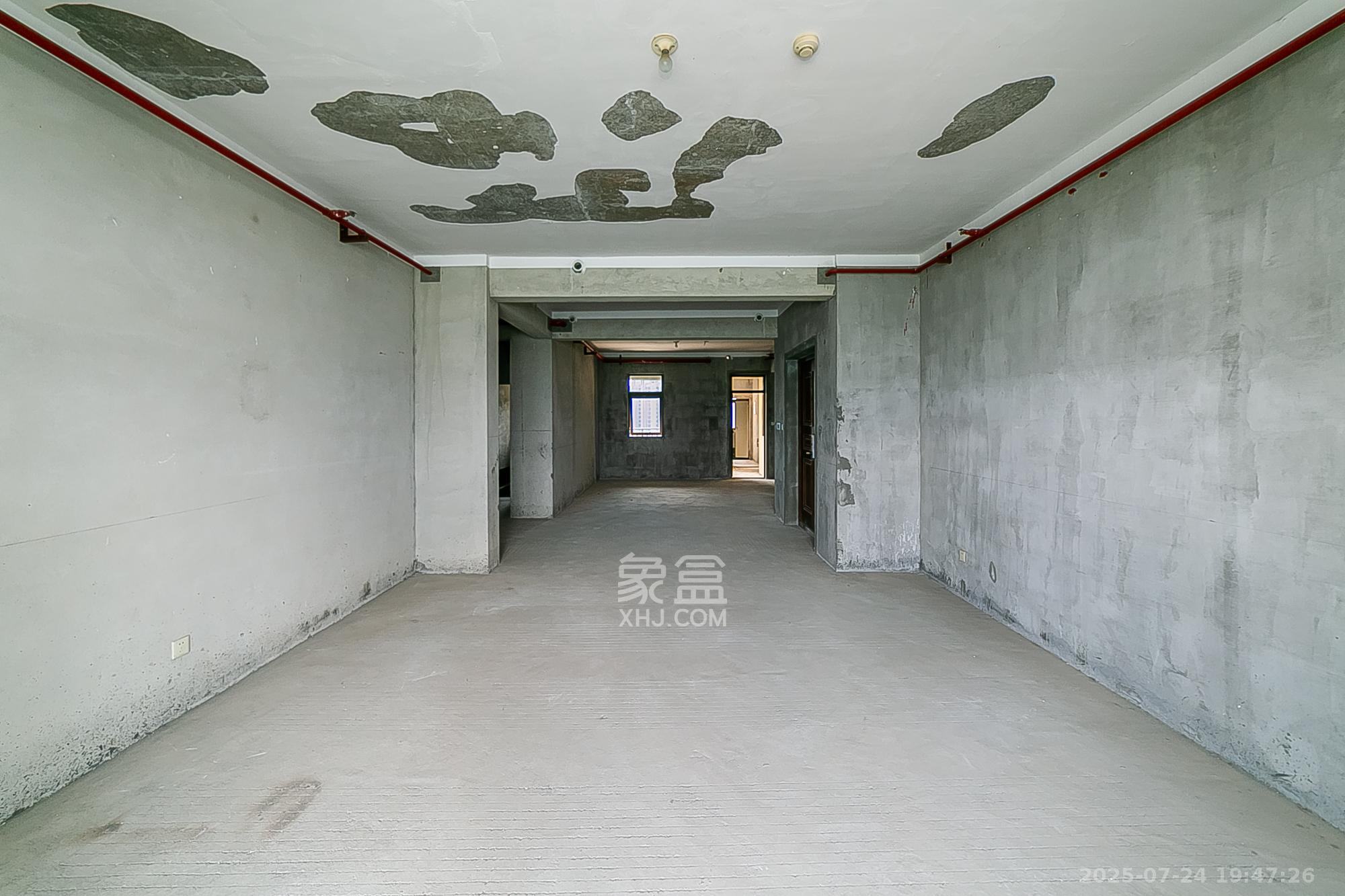 中建江山壹号  4室2厅2卫   750.00万客厅