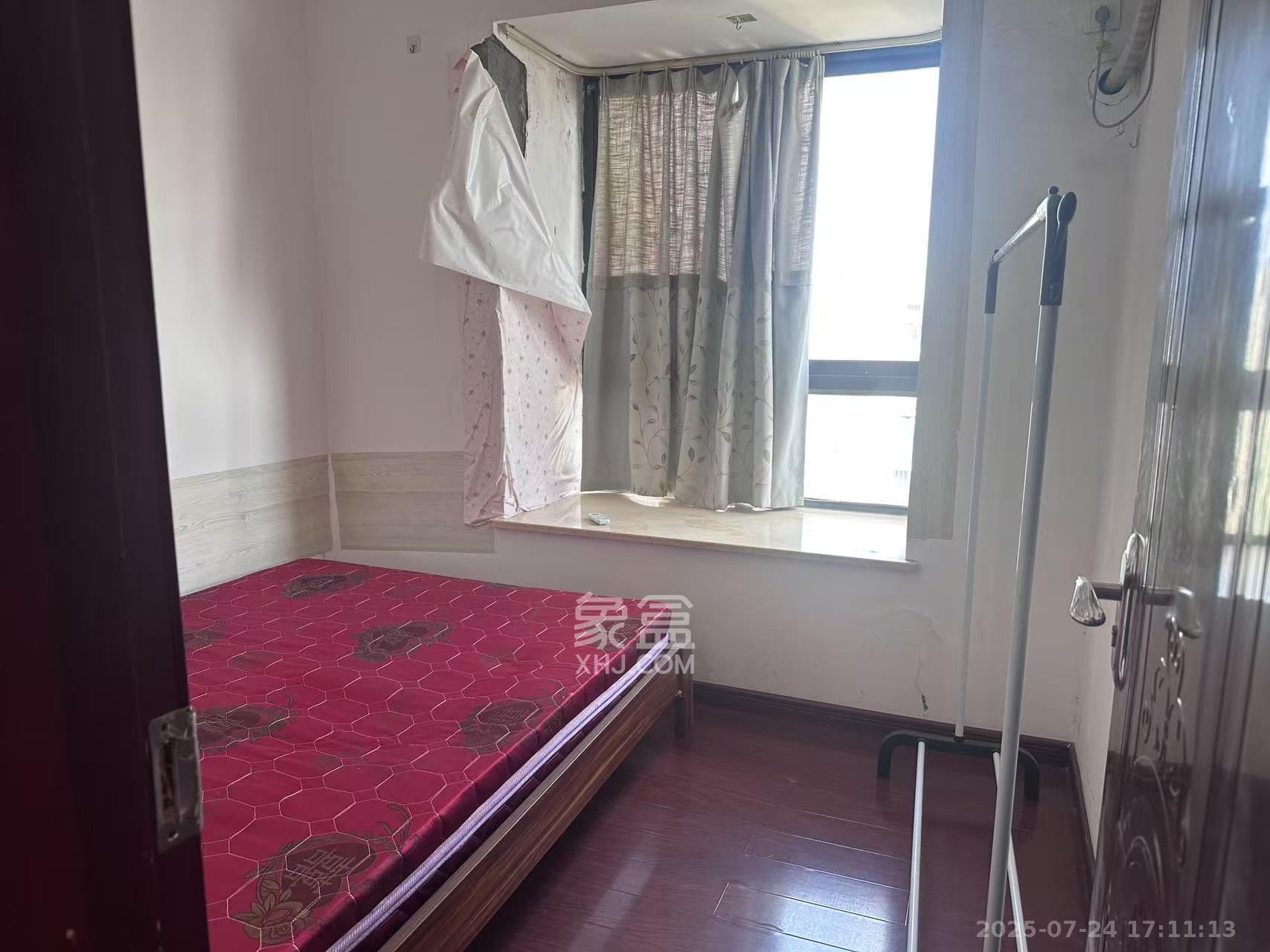 童话里  3室2厅1卫    1800.0元/月室内图