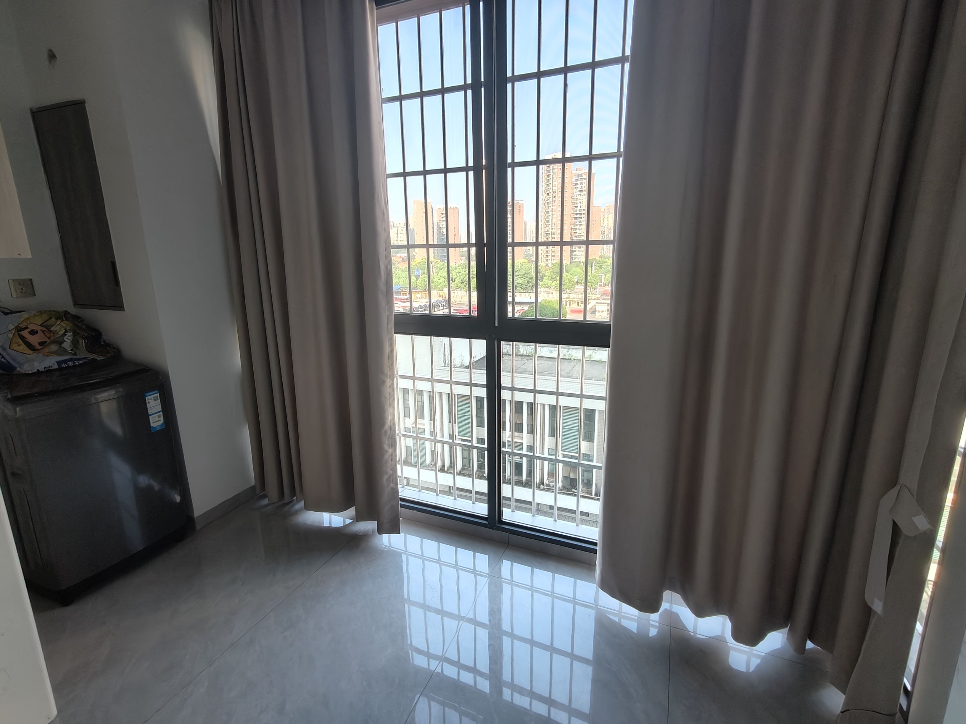 长湖新村 1室1厅1卫 1800.0元/月 长湖新村 1室1厅1卫 1800.0元/月室内图