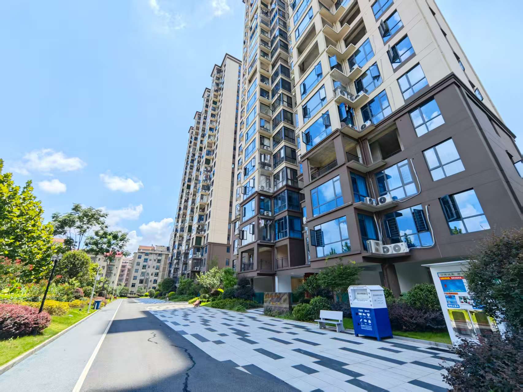 翔宇尚书苑 4室2厅2卫 79.8万 翔宇尚书苑 4室2厅2卫 79.8万客厅