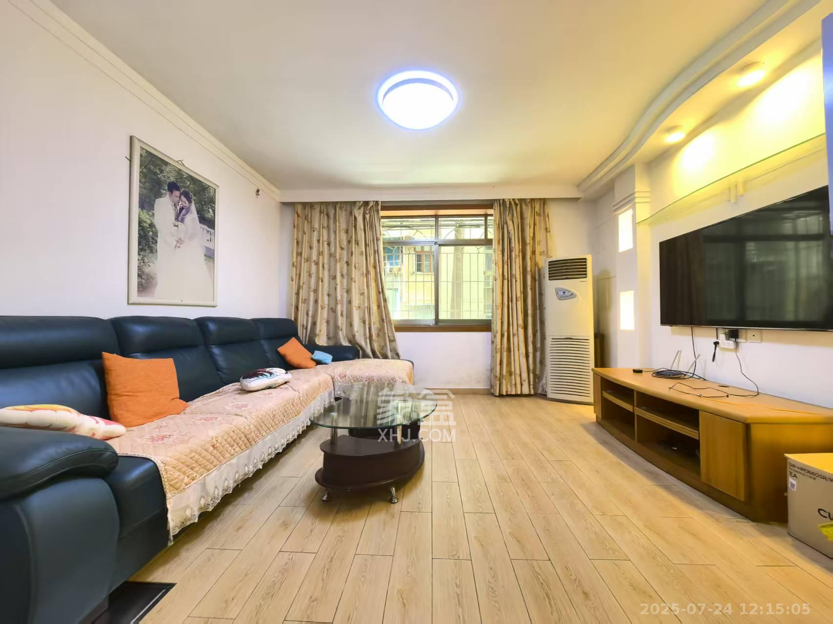 省水院宿舍 2室2厅1卫 2400.0元/月 省水院宿舍 2室2厅1卫 2400.0元/月室内图