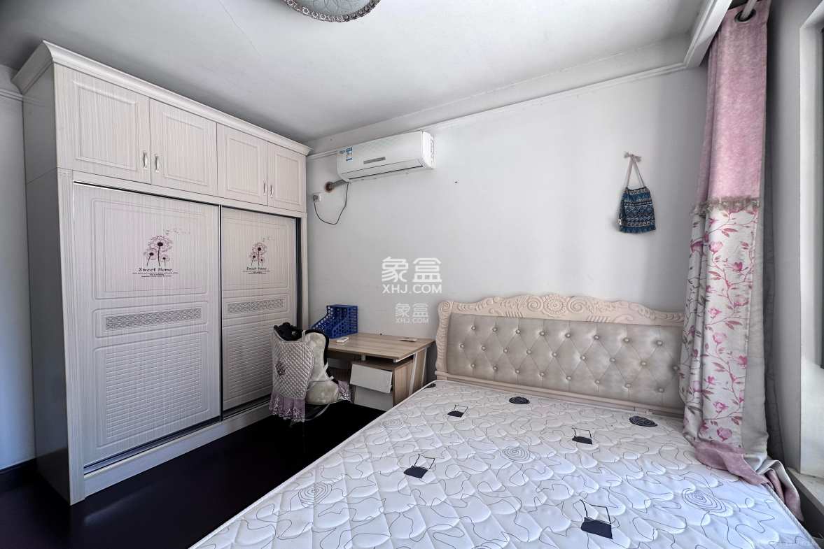 中海国际二期  3室2厅2卫    2200.0元/月 中海国际二期  3室2厅2卫    2200.0元/月室内图