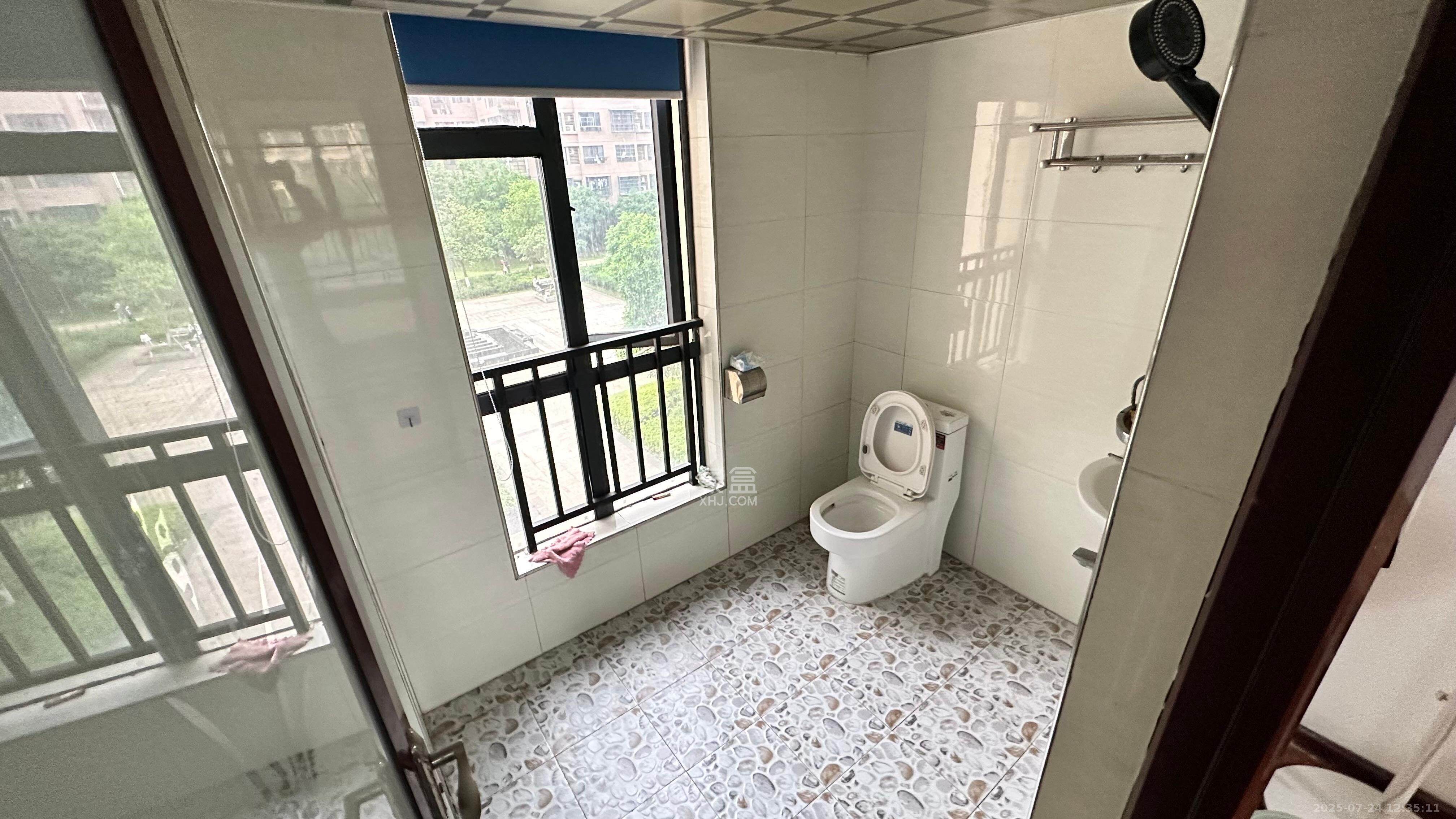 勤诚达新界 5室2厅2卫 2300.0元/月 勤诚达新界 5室2厅2卫 2300.0元/月室内图