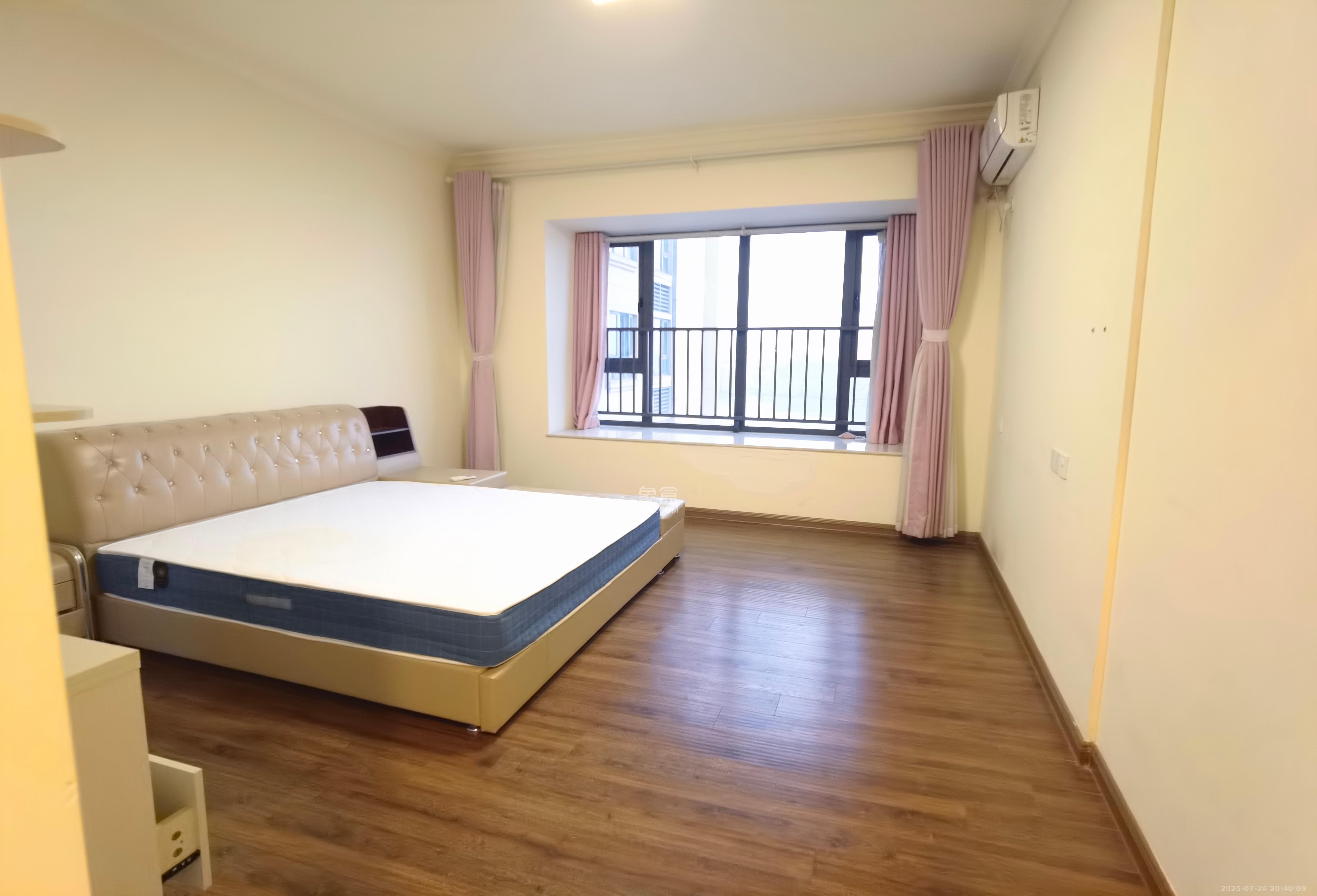 碧桂园威尼斯城  4室2厅2卫    4200.0元/月 碧桂园威尼斯城  4室2厅2卫    4200.0元/月室内图