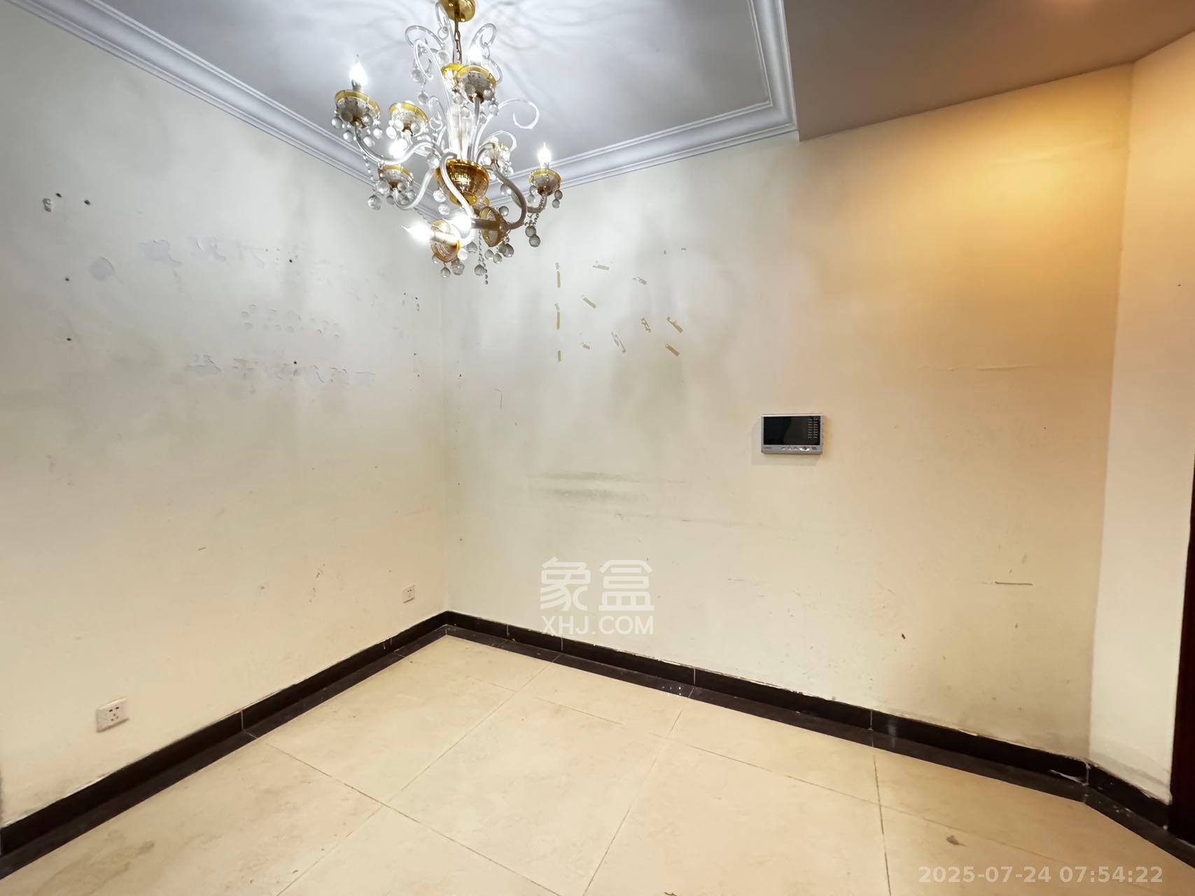 恒大翡翠华庭  2室2厅1卫   1800.00元/月室内图