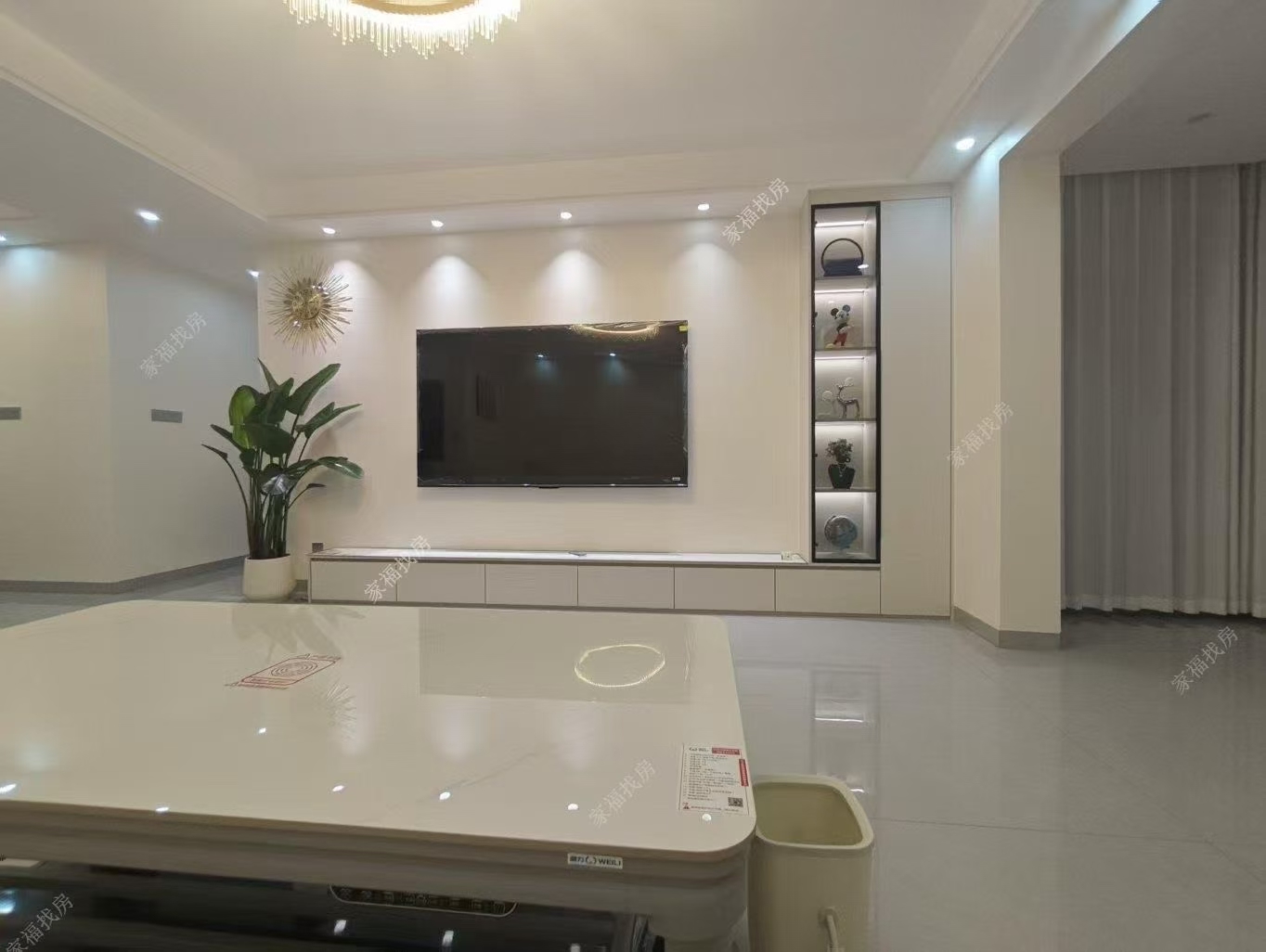 新世界建材城  3室2厅2卫    63.8万 新世界建材城  3室2厅2卫    63.8万客厅