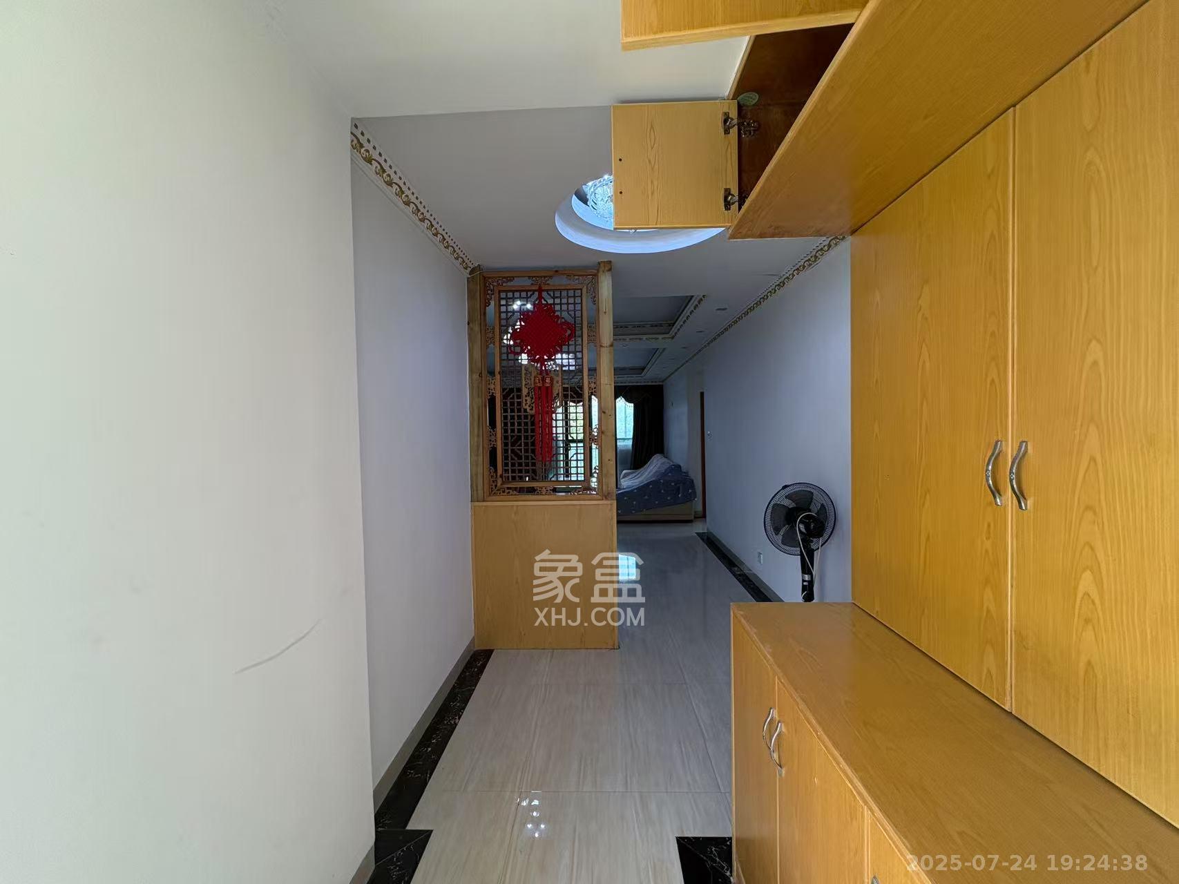 麓谷公馆(涉外国际公馆) 4室2厅2卫 2800.0元/月 麓谷公馆(涉外国际公馆) 4室2厅2卫 2800.0元/月室内图