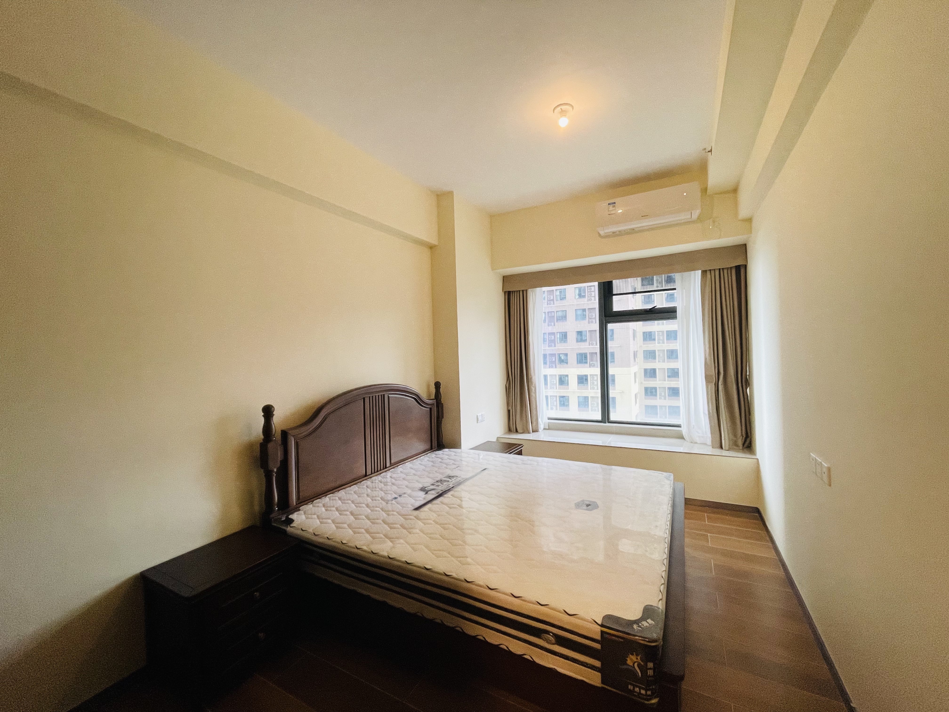 滨江海岸三期 1室1厅1卫 2100.00元/月 滨江海岸三期 1室1厅1卫 2100.00元/月室内图