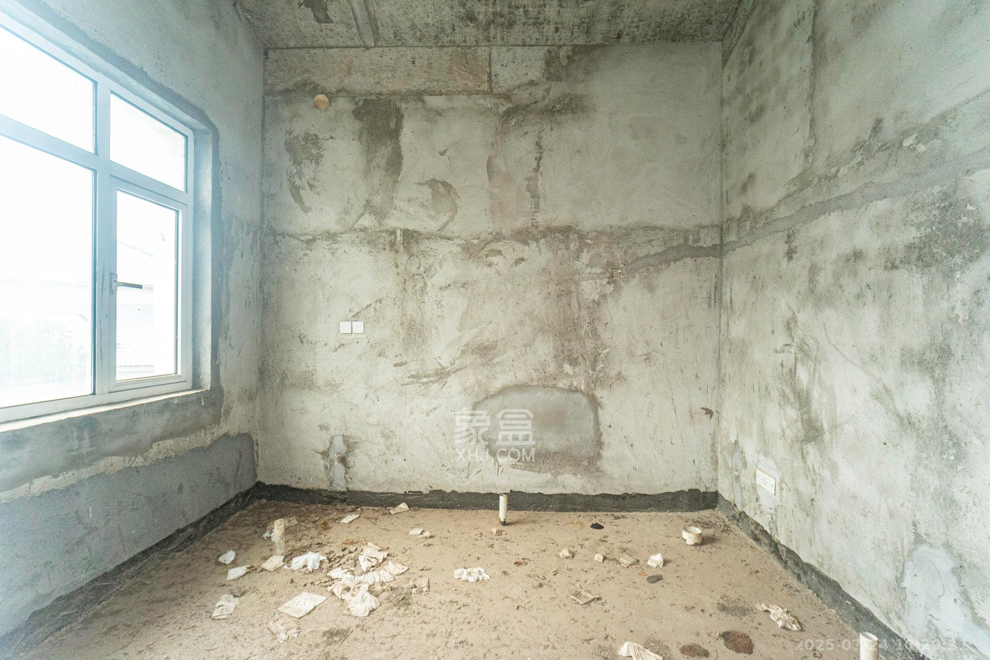 水印山城  6室2厅2卫    368.0万 水印山城  6室2厅2卫    368.0万卧室