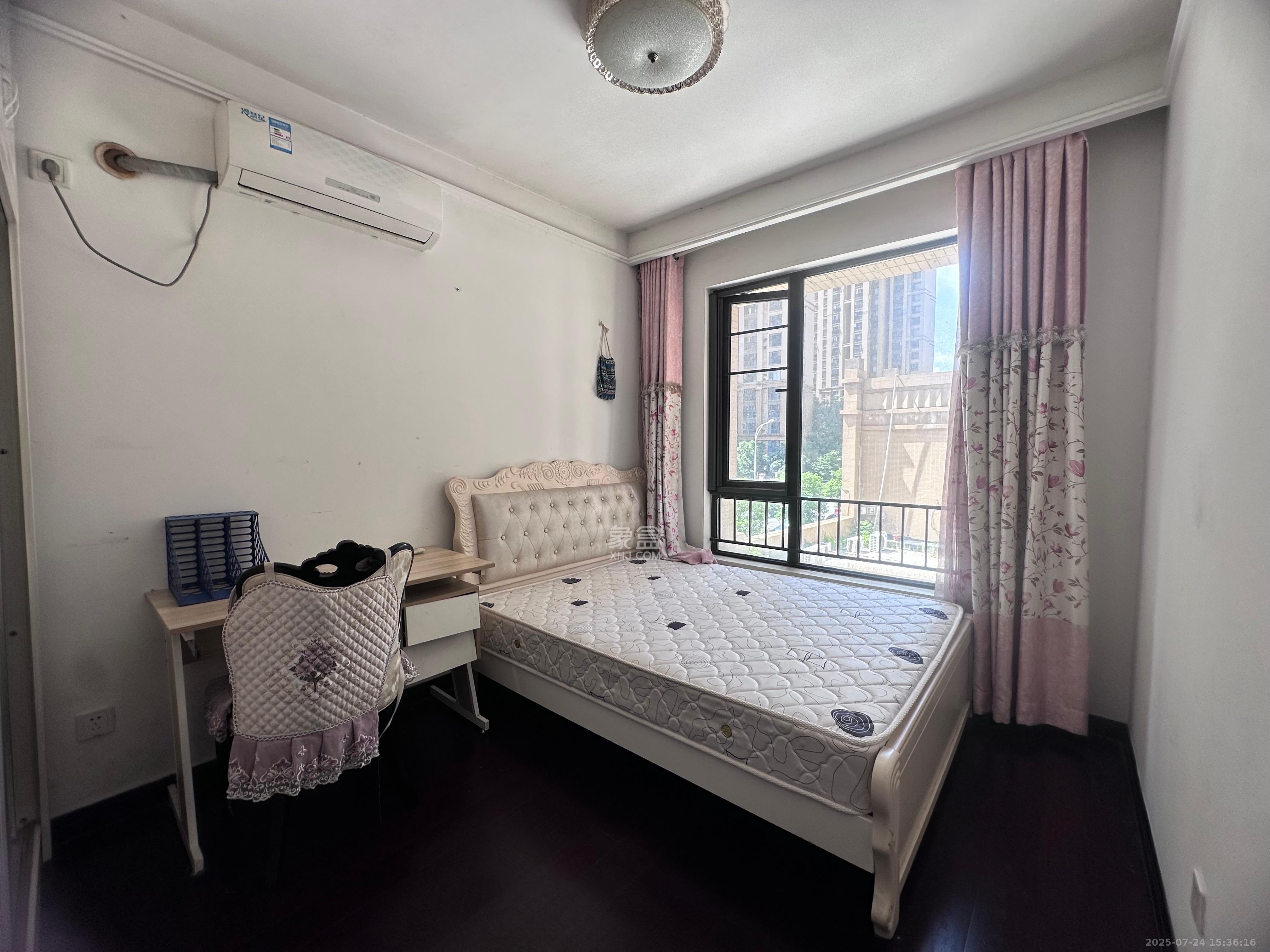 中海国际二期  3室2厅2卫    2200.0元/月 中海国际二期  3室2厅2卫    2200.0元/月室内图