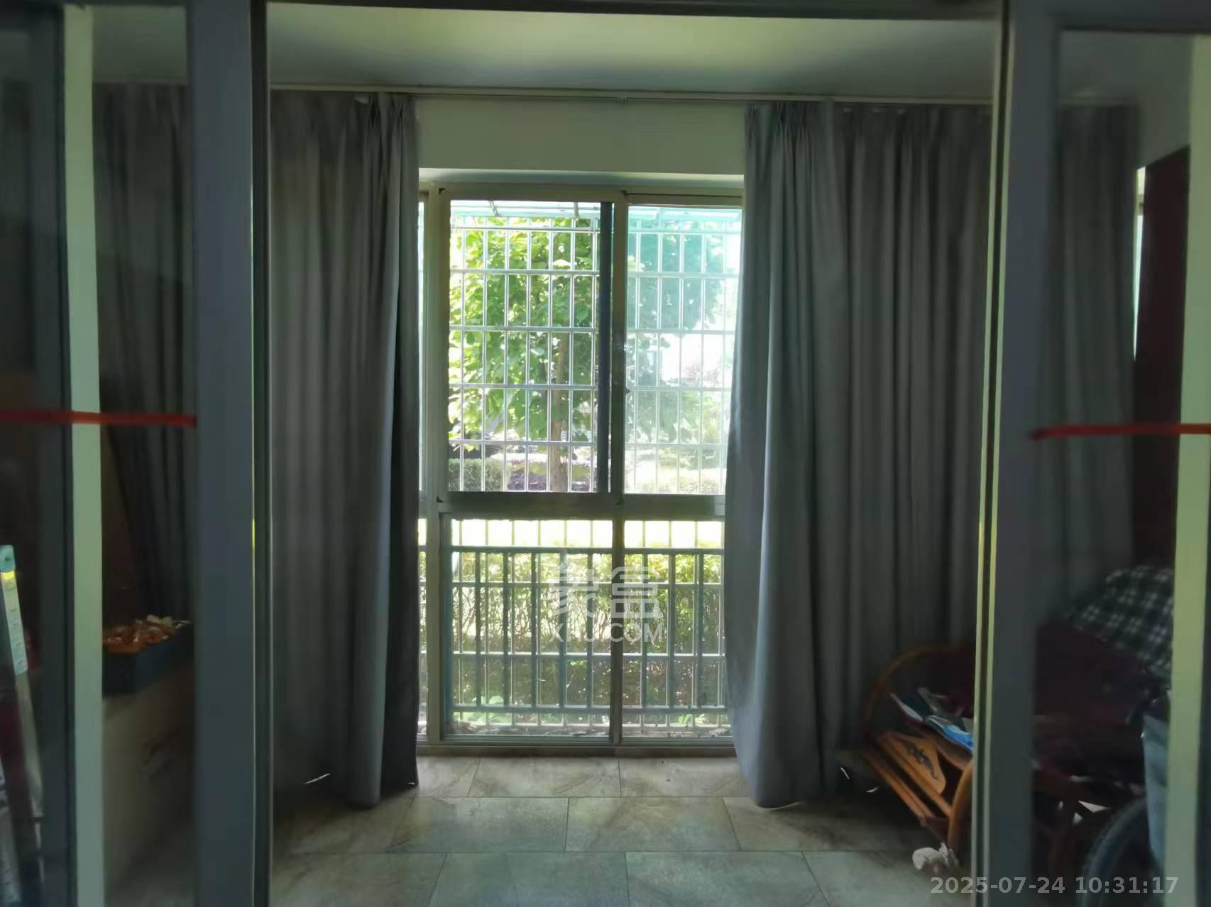 九峰小区(一二三四区) 4室2厅2卫 4100.0元/月 九峰小区(一二三四区) 4室2厅2卫 4100.0元/月室内图