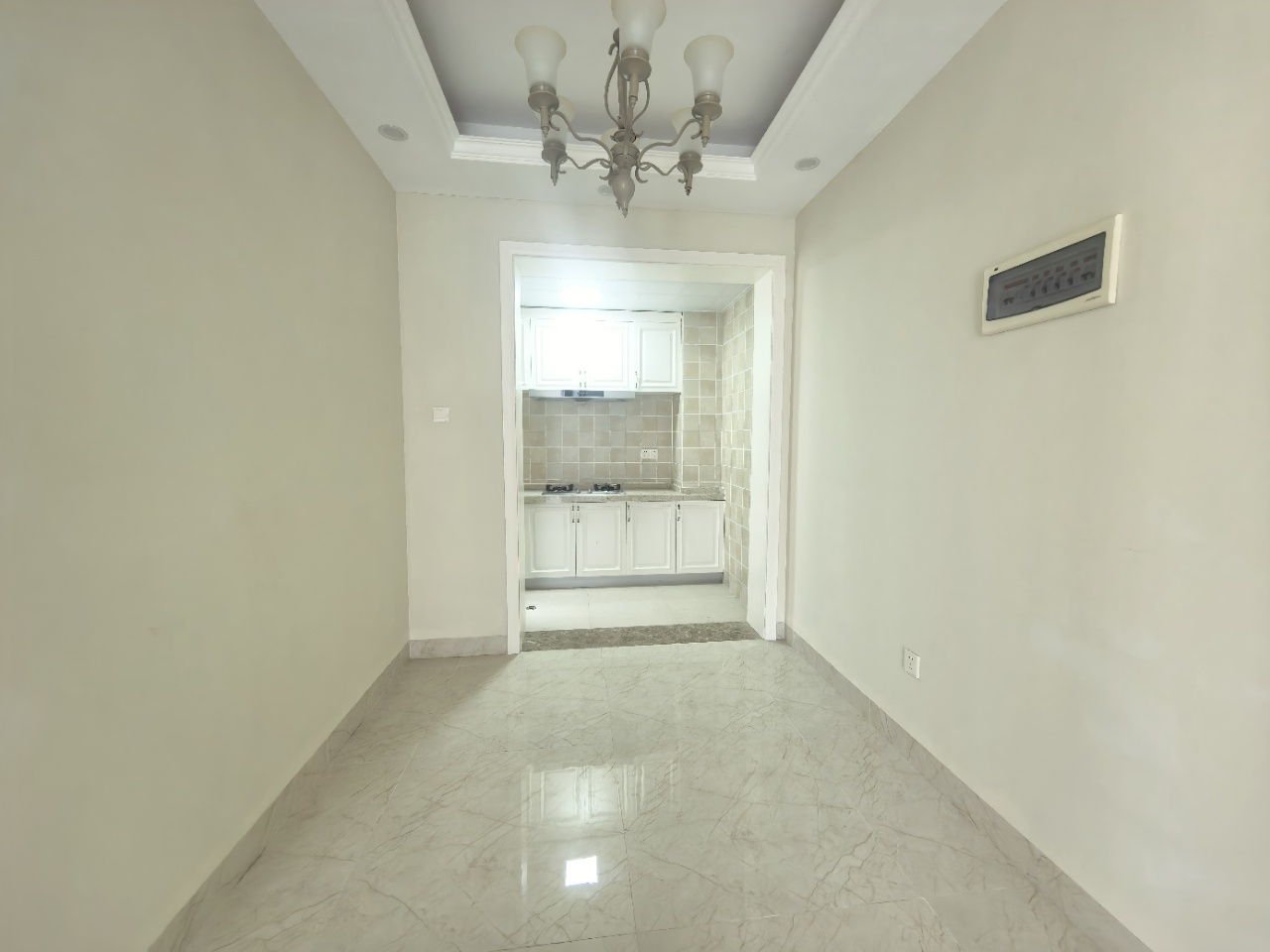 阳光丁香园  2室2厅1卫    103.0万 阳光丁香园  2室2厅1卫    103.0万室内图