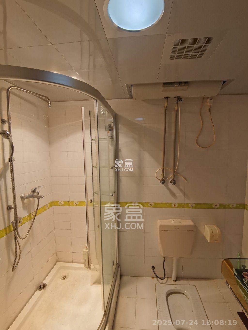 阳光100二期  3室2厅2卫   3200.00元/月室内图
