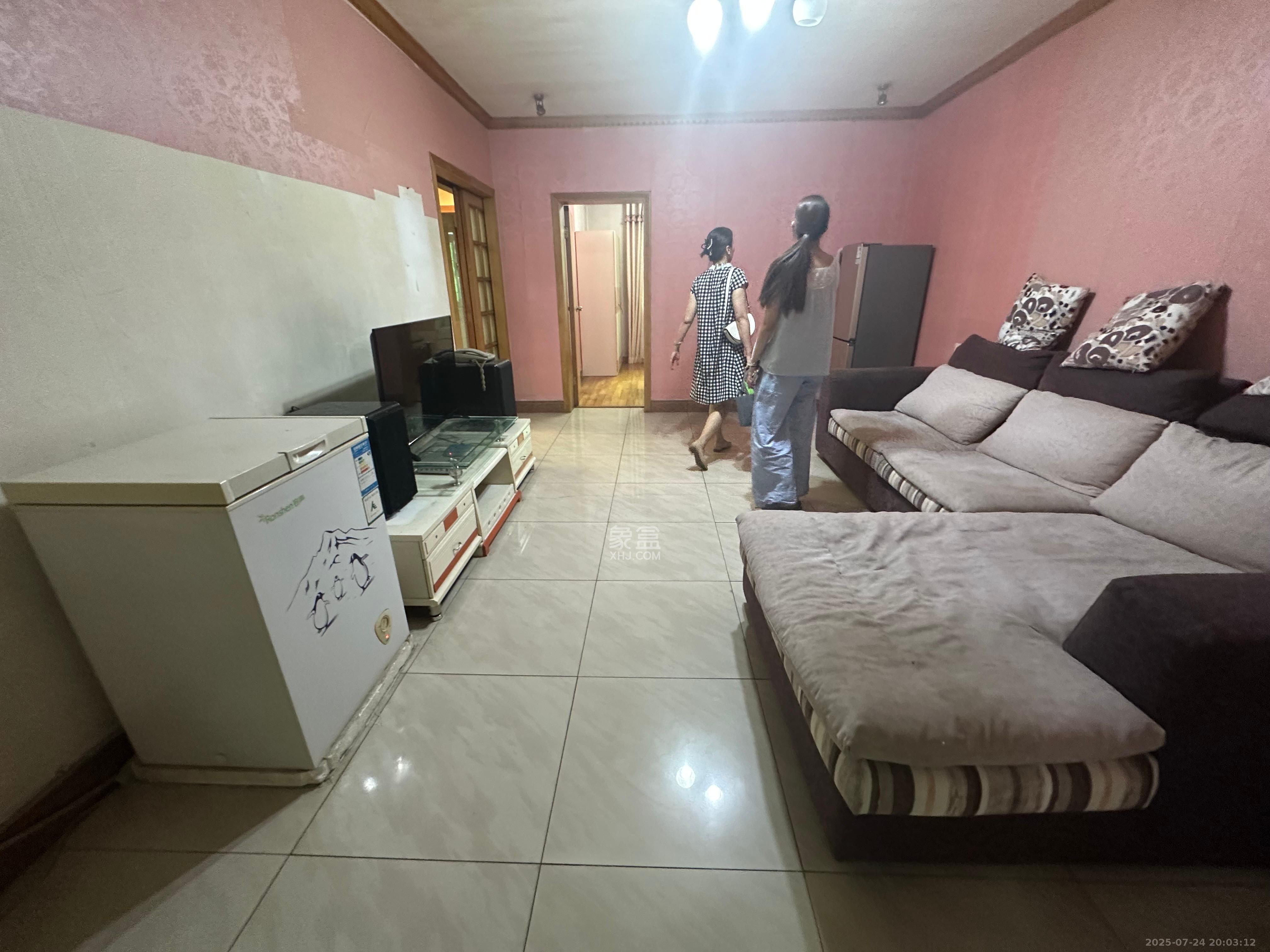 荷花园出租公司宿舍 2室1厅1卫 1700.0元/月 荷花园出租公司宿舍 2室1厅1卫 1700.0元/月室内图