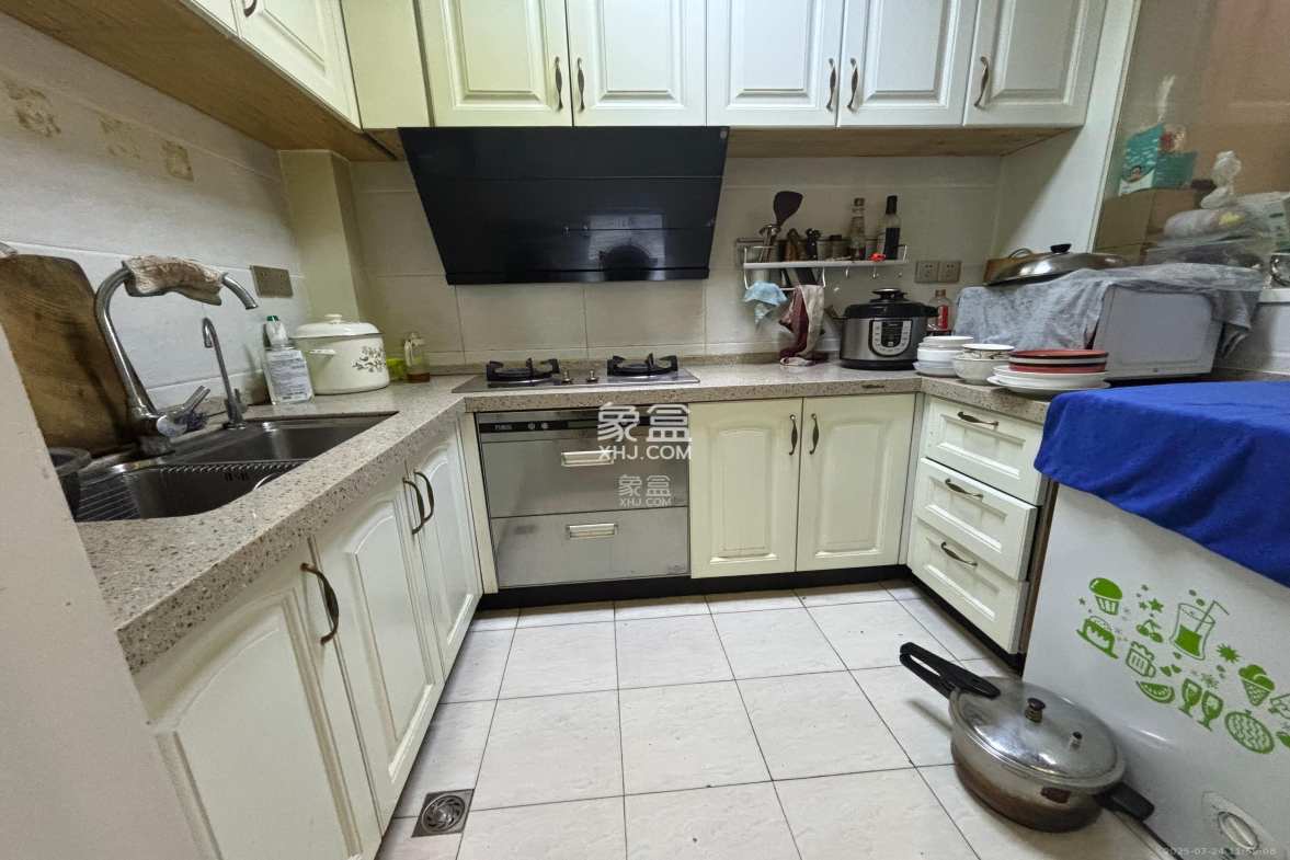 铂宫  3室2厅1卫    3900.0元/月 铂宫  3室2厅1卫    3900.0元/月室内图