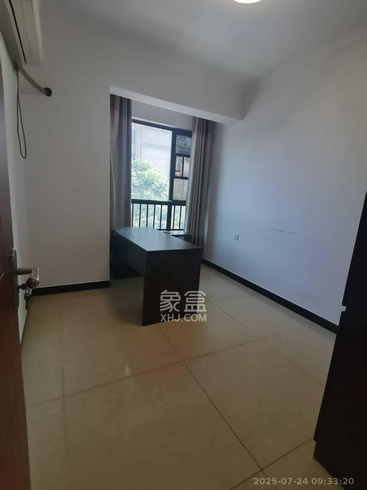 天下一家  3室2厅1卫    2400.0元/月 天下一家  3室2厅1卫    2400.0元/月室内图