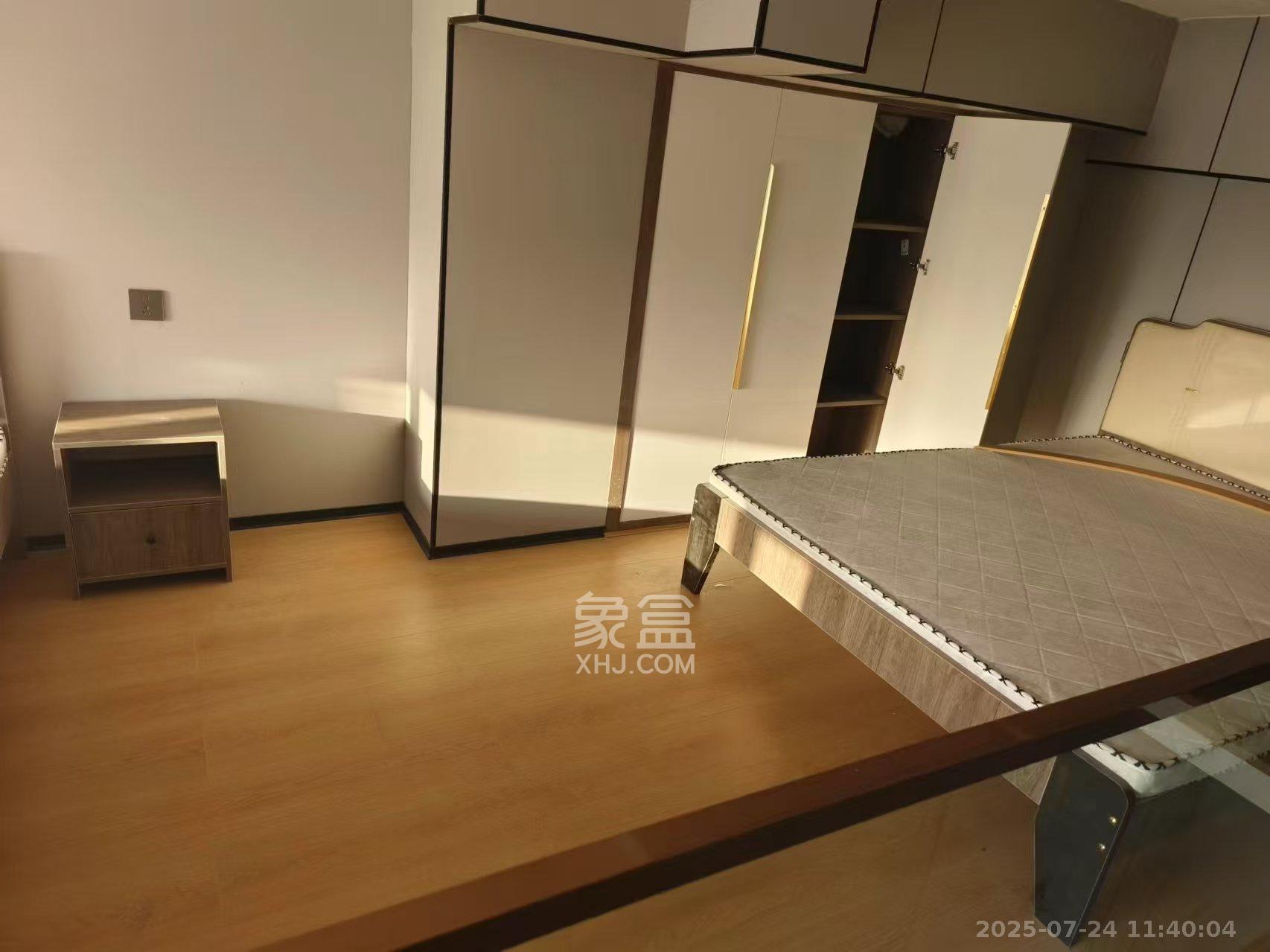 绿地新都会 2室2厅1卫 1400.0元/月 绿地新都会 2室2厅1卫 1400.0元/月室内图