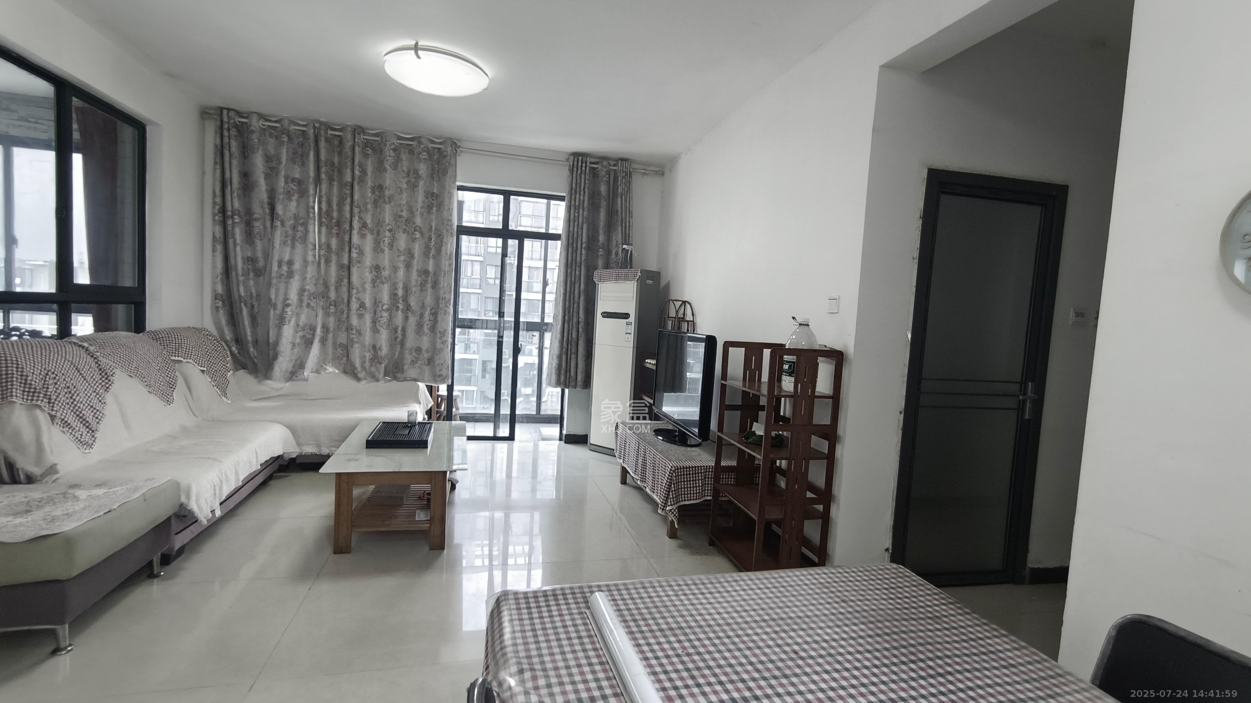 湘江世纪城贯江苑 3室2厅2卫 2300.0元/月 湘江世纪城贯江苑 3室2厅2卫 2300.0元/月室内图