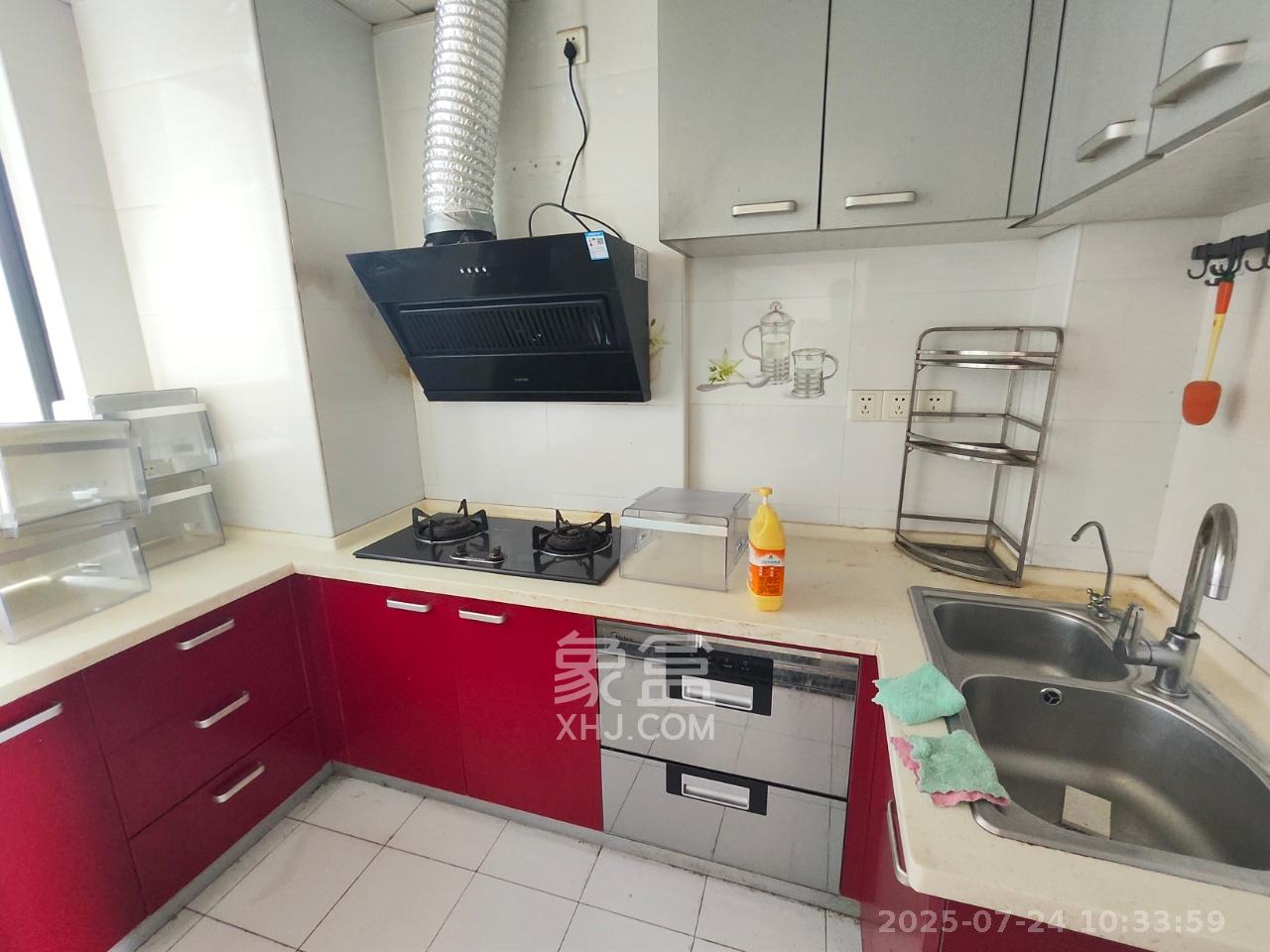 融橙上品 3室2厅2卫 2400.0元/月 融橙上品 3室2厅2卫 2400.0元/月室内图