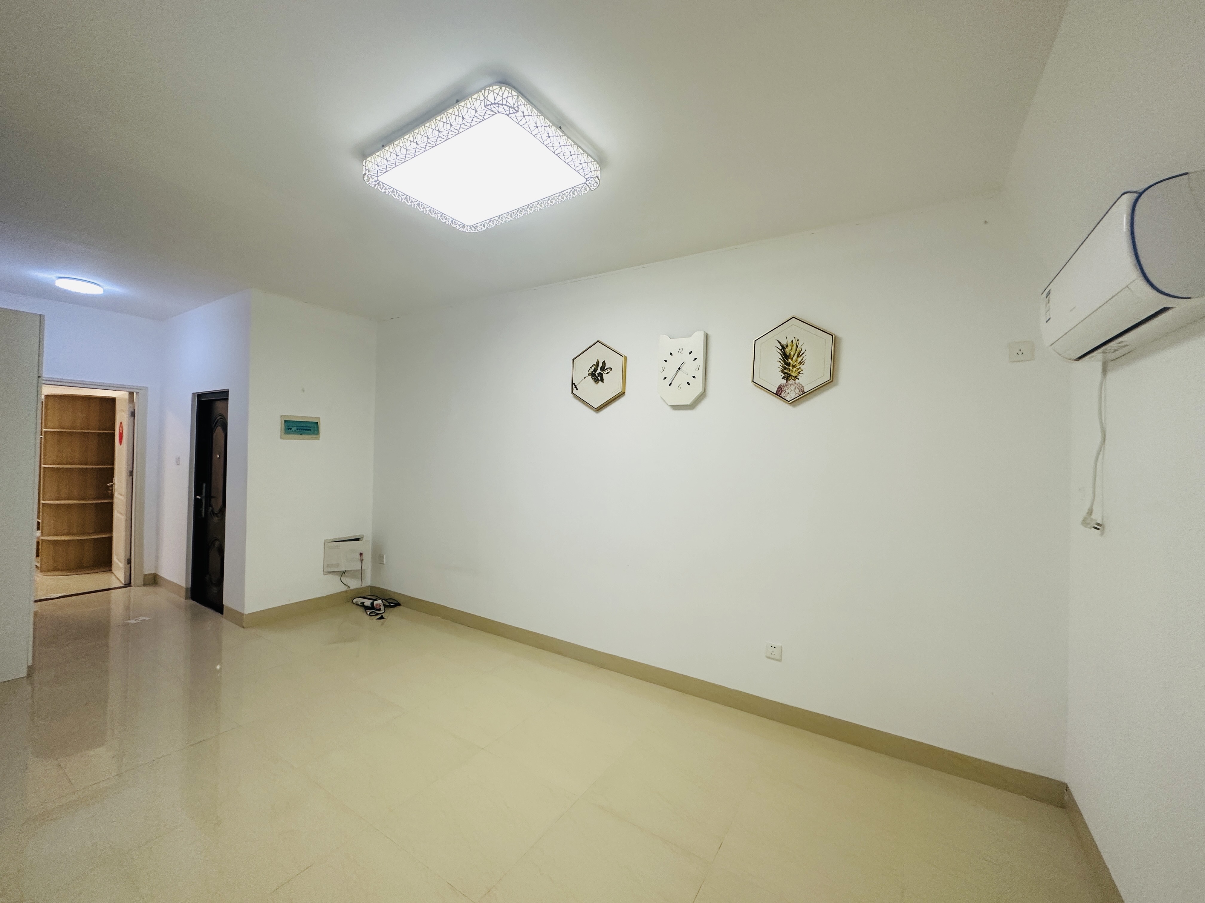 金美花园 2室2厅1卫 75.0万 金美花园 2室2厅1卫 75.0万客厅