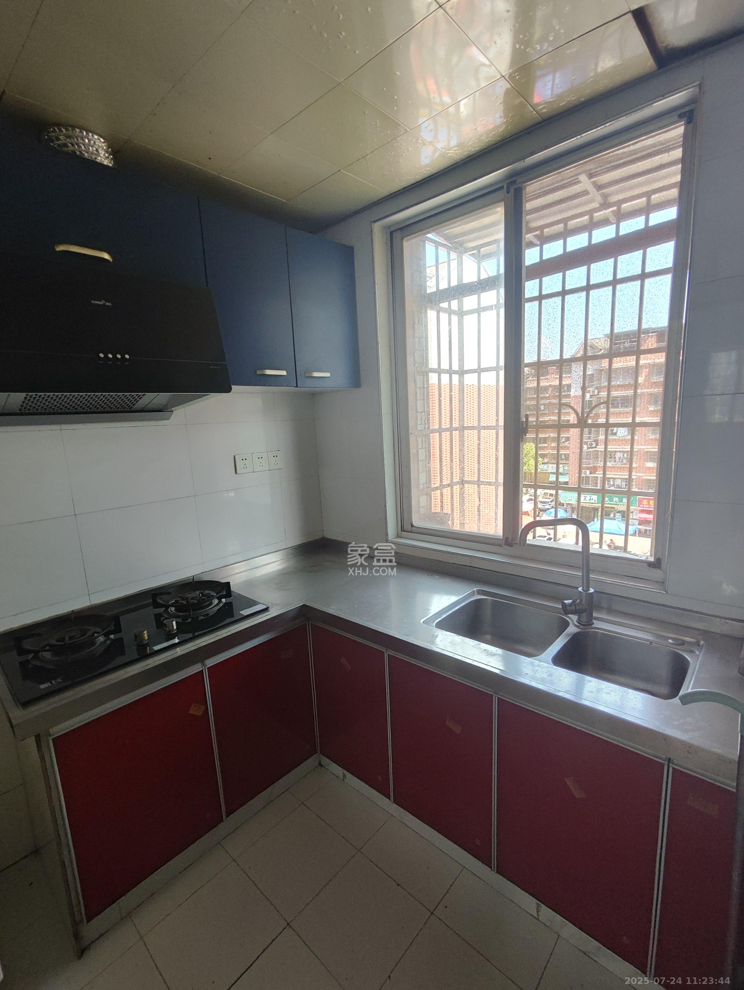 西龙苑安置小区(西垅苑小区) 1室0厅0卫 1300.0元/月 西龙苑安置小区(西垅苑小区) 1室0厅0卫 1300.0元/月室内图