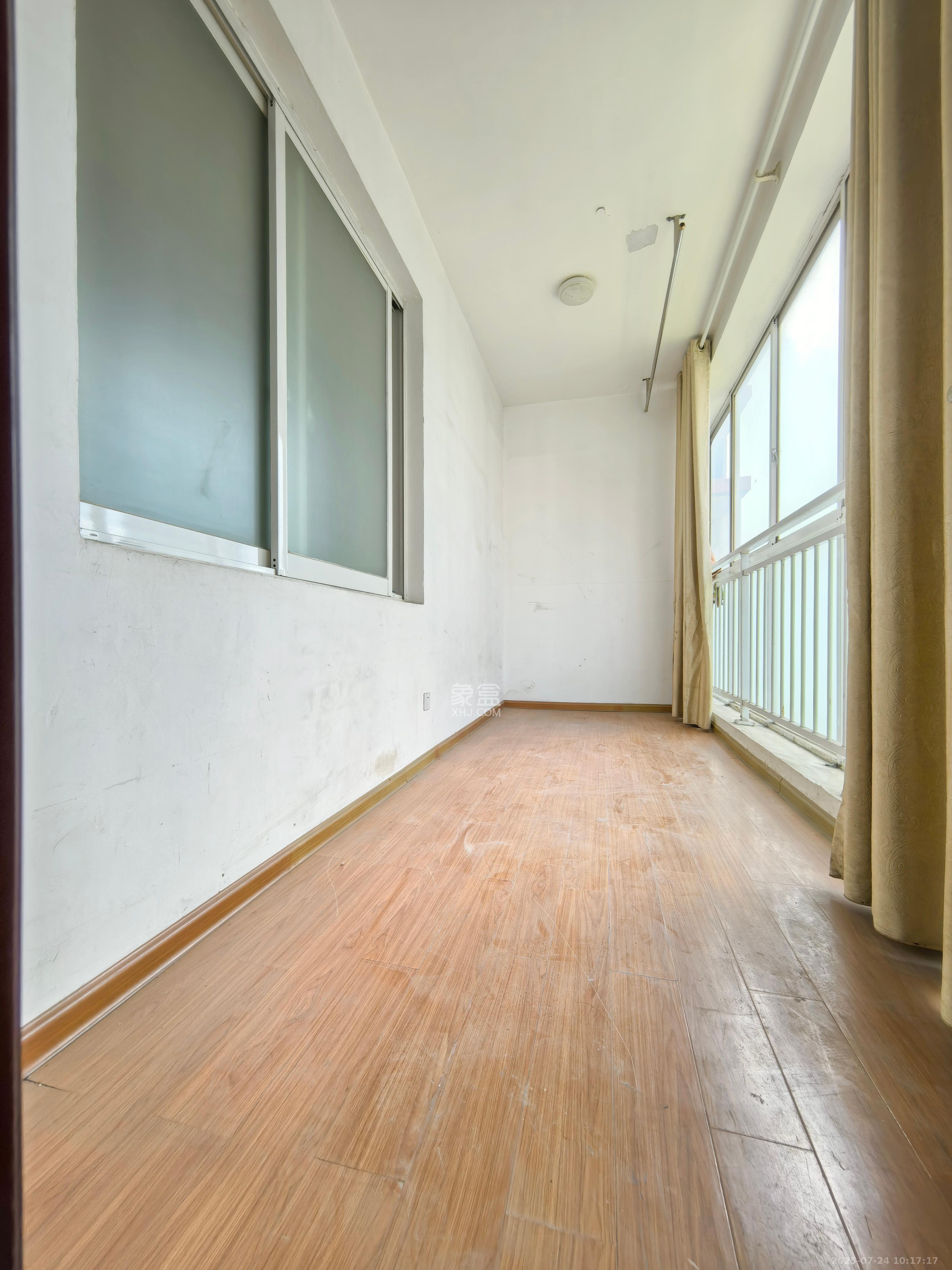 景江雅苑  4室2厅2卫   3300.00元/月室内图