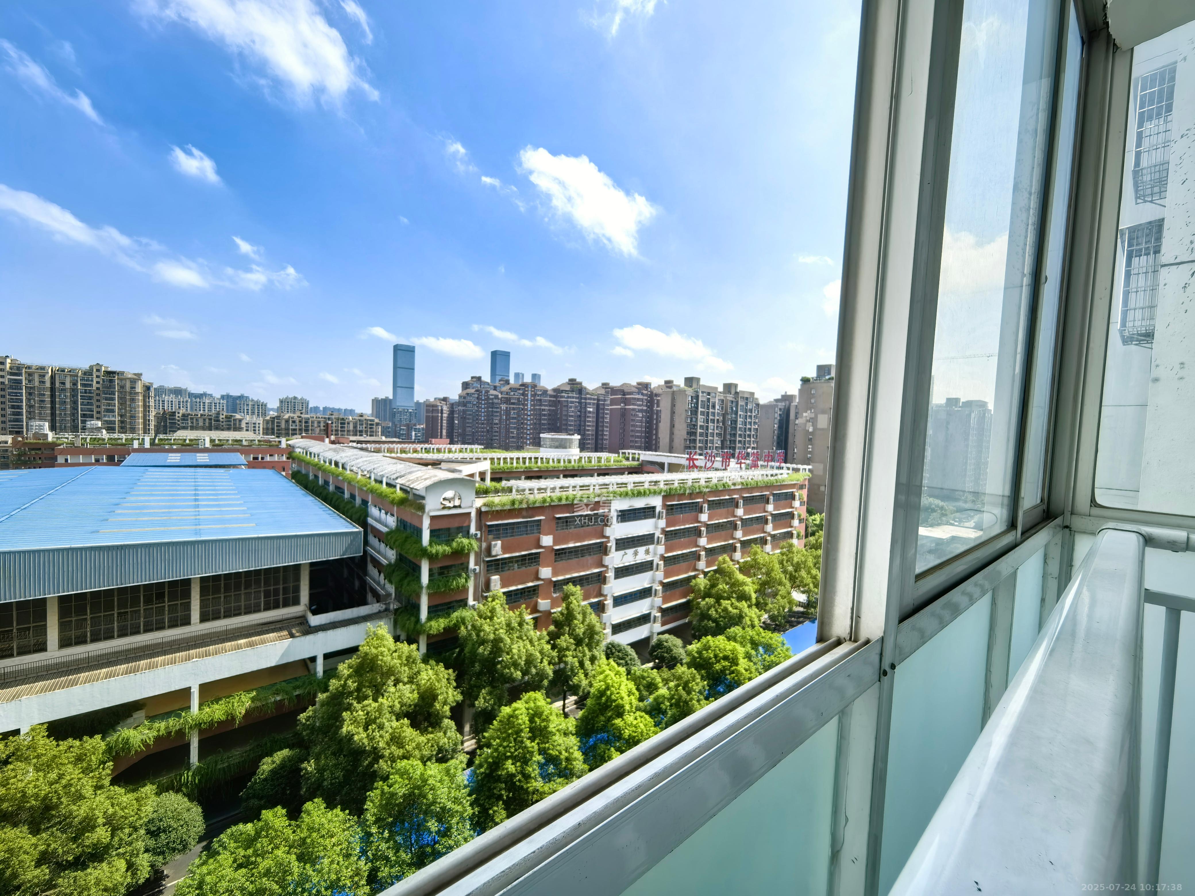 景江雅苑  4室2厅2卫   3300.00元/月室内图