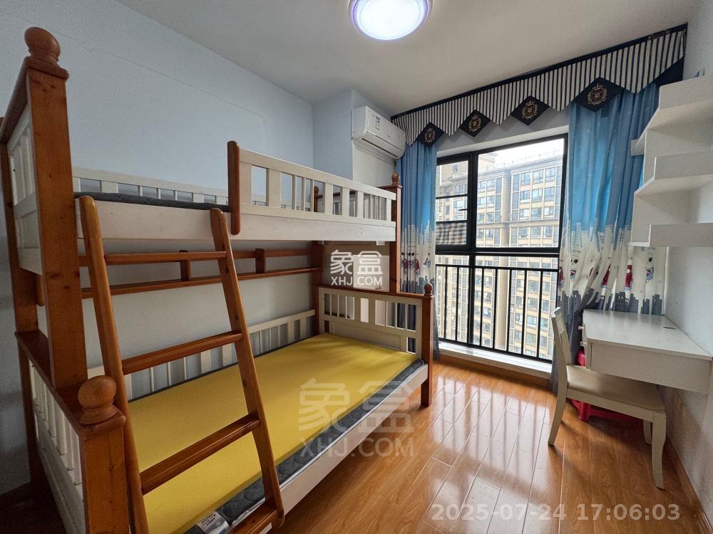 中建御山和苑  3室2厅2卫    1900.0元/月 中建御山和苑  3室2厅2卫    1900.0元/月室内图