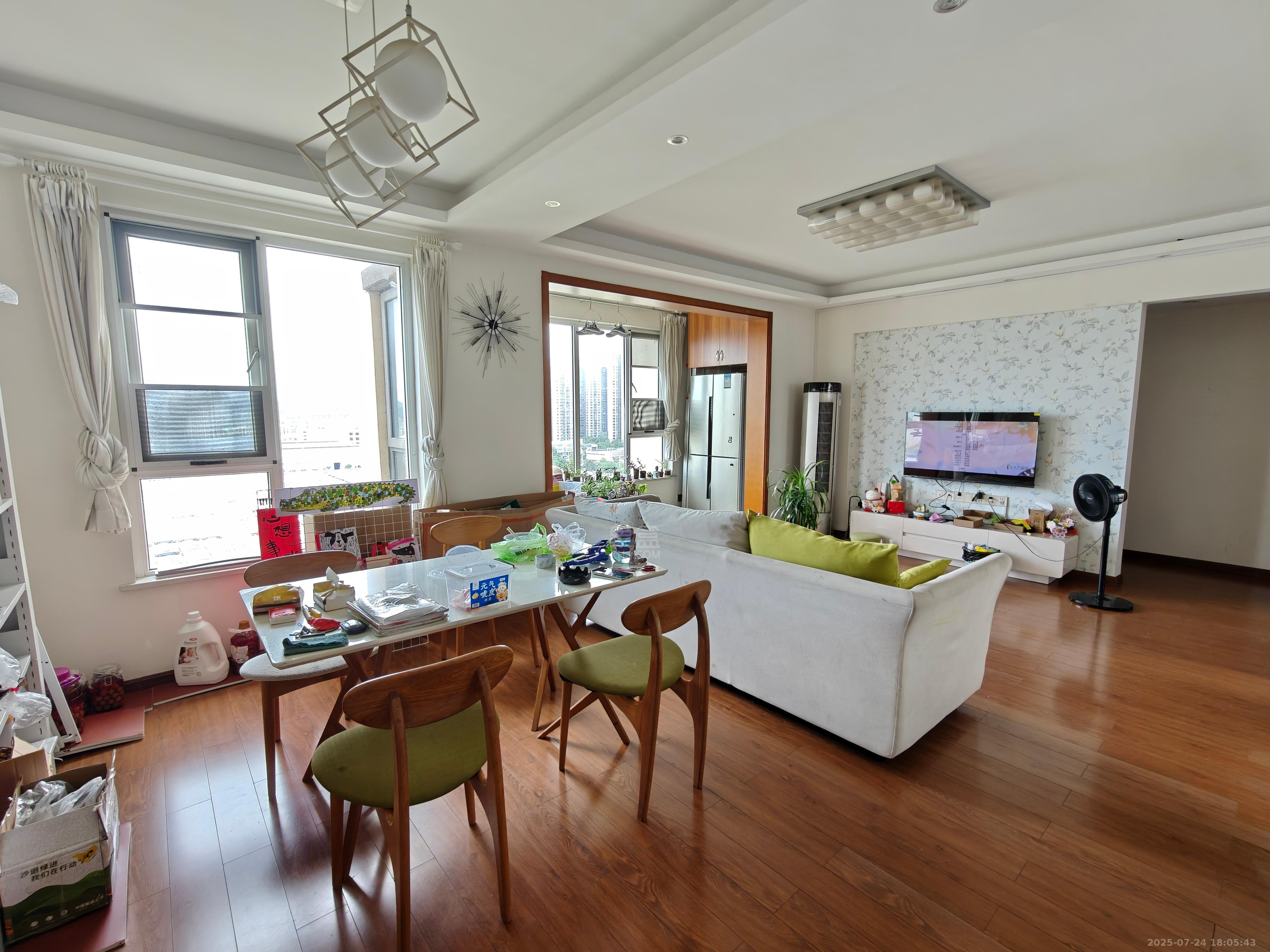 佳兆业金域天下三期  3室2厅1卫    1800.0元/月 佳兆业金域天下三期  3室2厅1卫    1800.0元/月