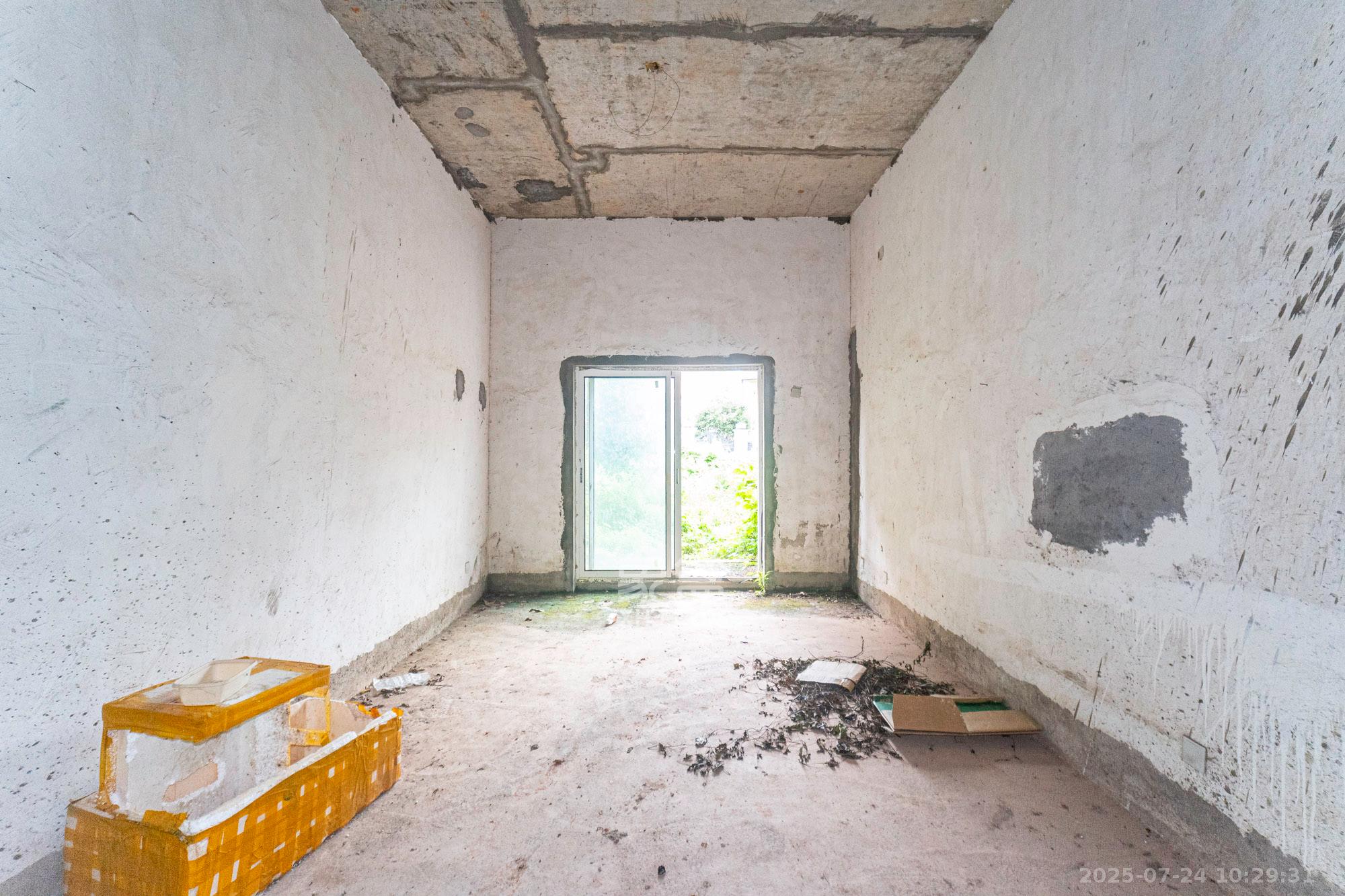 水印山城  6室2厅2卫    368.0万 水印山城  6室2厅2卫    368.0万其他