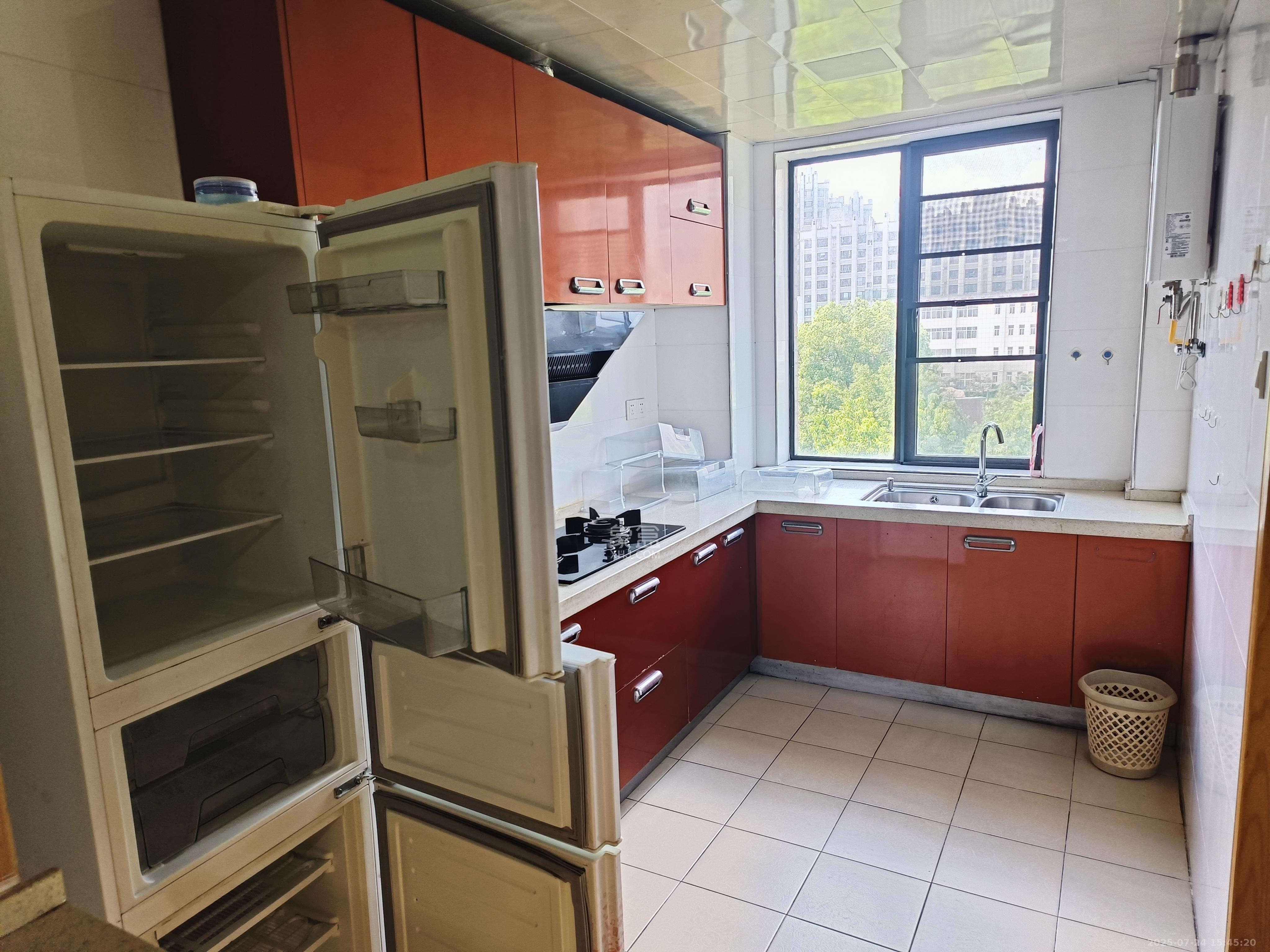 三江花中城 3室2厅2卫 2800.0元/月 三江花中城 3室2厅2卫 2800.0元/月室内图