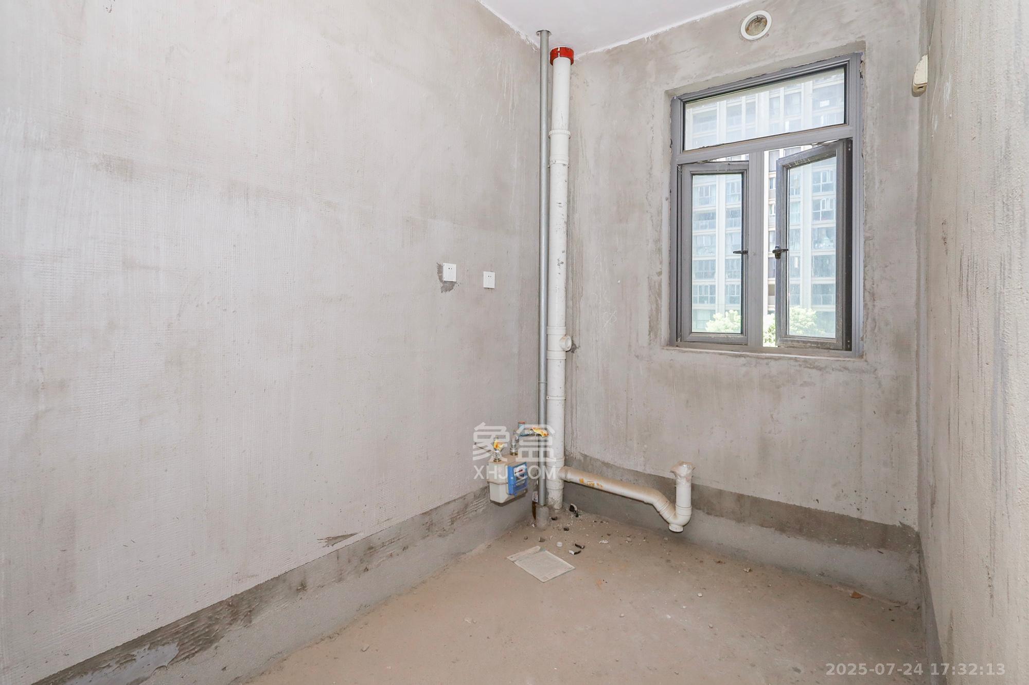 八方小区B区  1室2厅2卫    398.0万 八方小区B区  1室2厅2卫    398.0万厨房