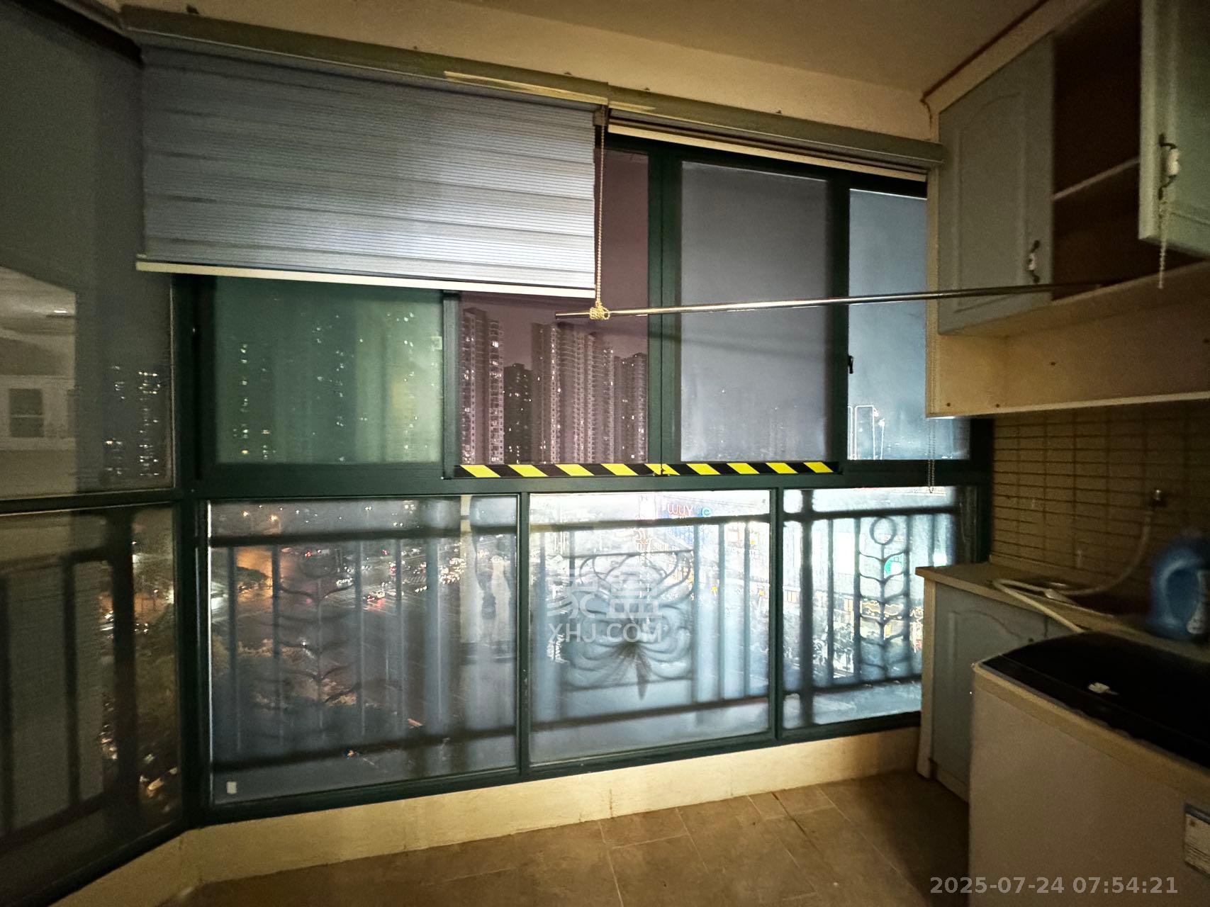 恒大翡翠华庭 2室2厅1卫 1800.0元/月 恒大翡翠华庭 2室2厅1卫 1800.0元/月室内图