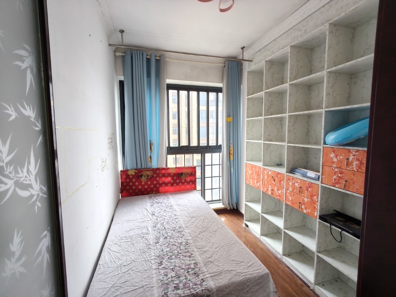 檀香山  3室2厅1卫    2000.0元/月室内图