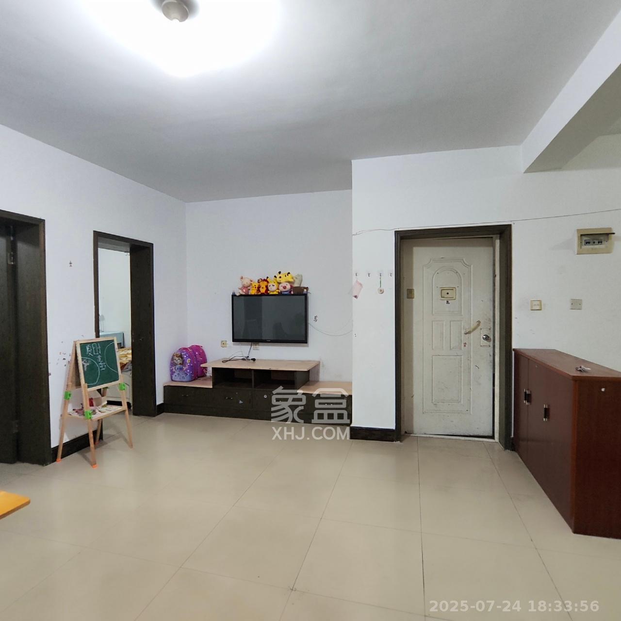 中南汽车世界 2室2厅1卫 1100.0元/月 中南汽车世界 2室2厅1卫 1100.0元/月室内图