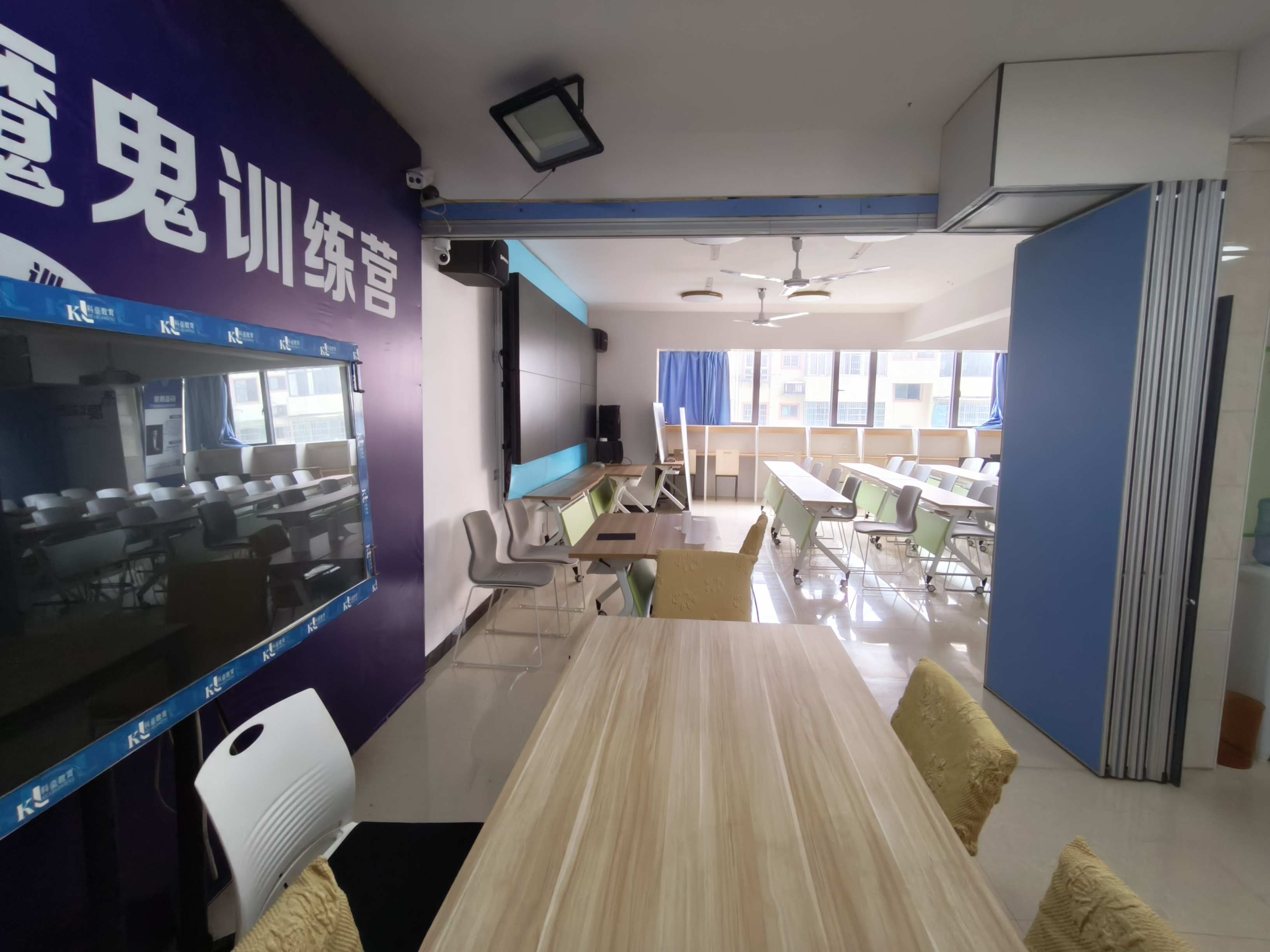 星月都会  2室2厅1卫   2500.00元/月