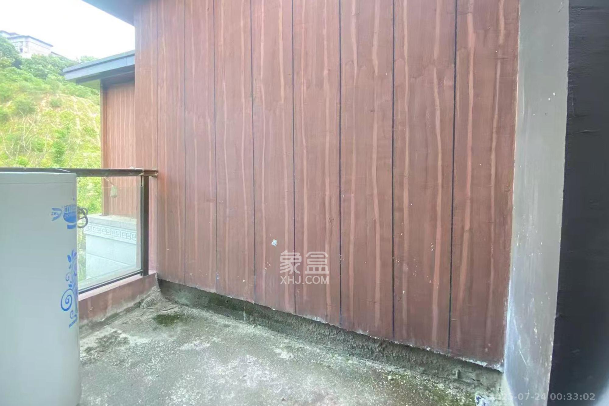 长沙院子  5室3厅3卫   258.00万其他