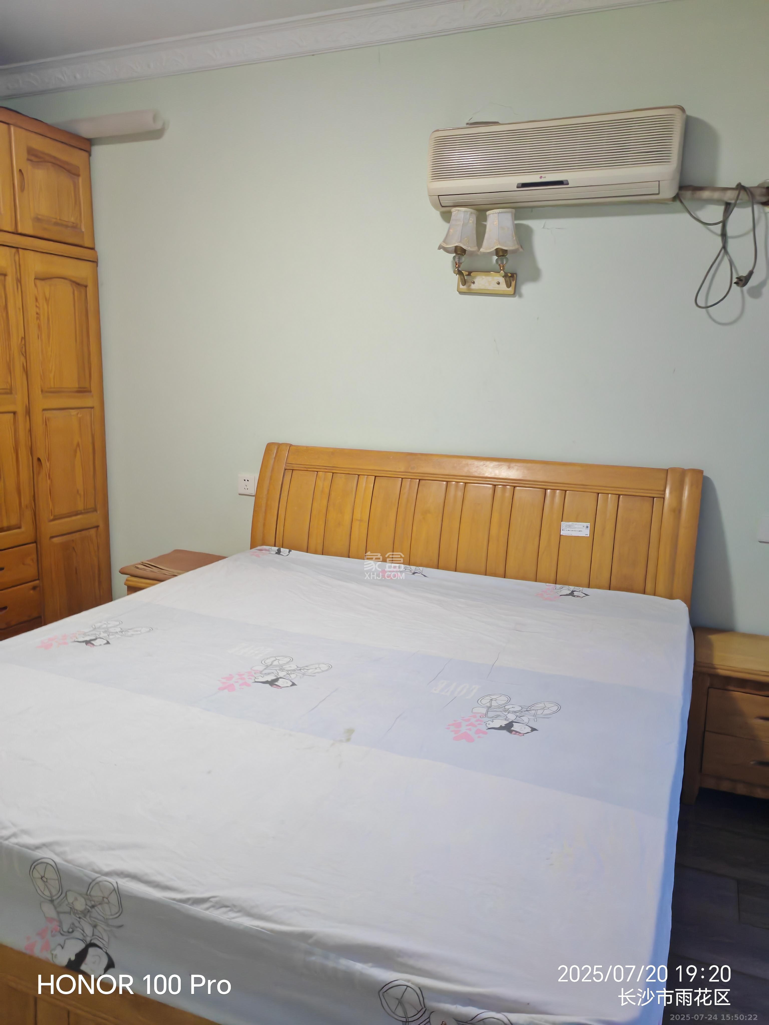 鑫天花园 4室2厅2卫 2600.0元/月 鑫天花园 4室2厅2卫 2600.0元/月室内图