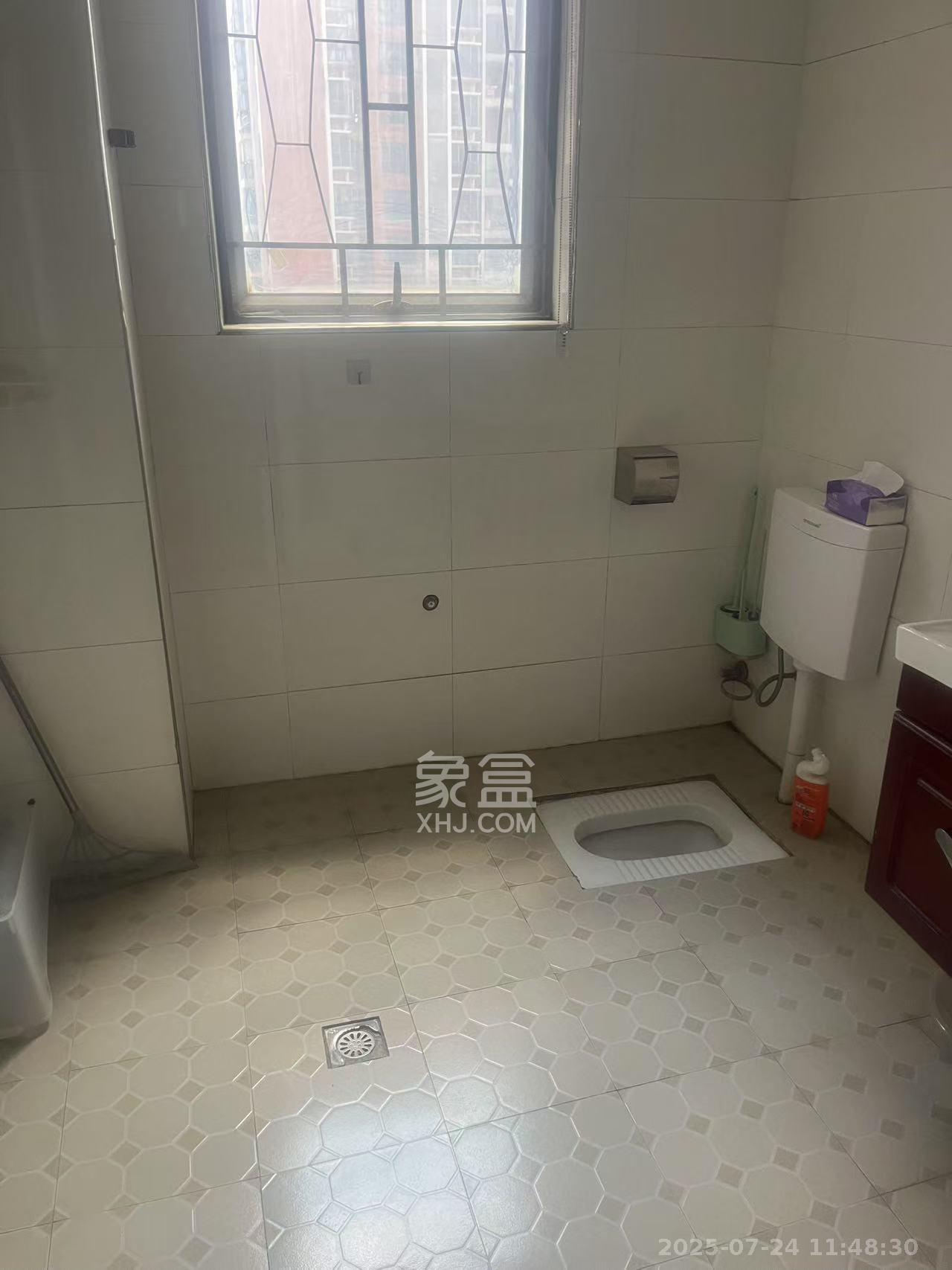 恒生碧水龙庭  2室2厅1卫    1700.0元/月室内图