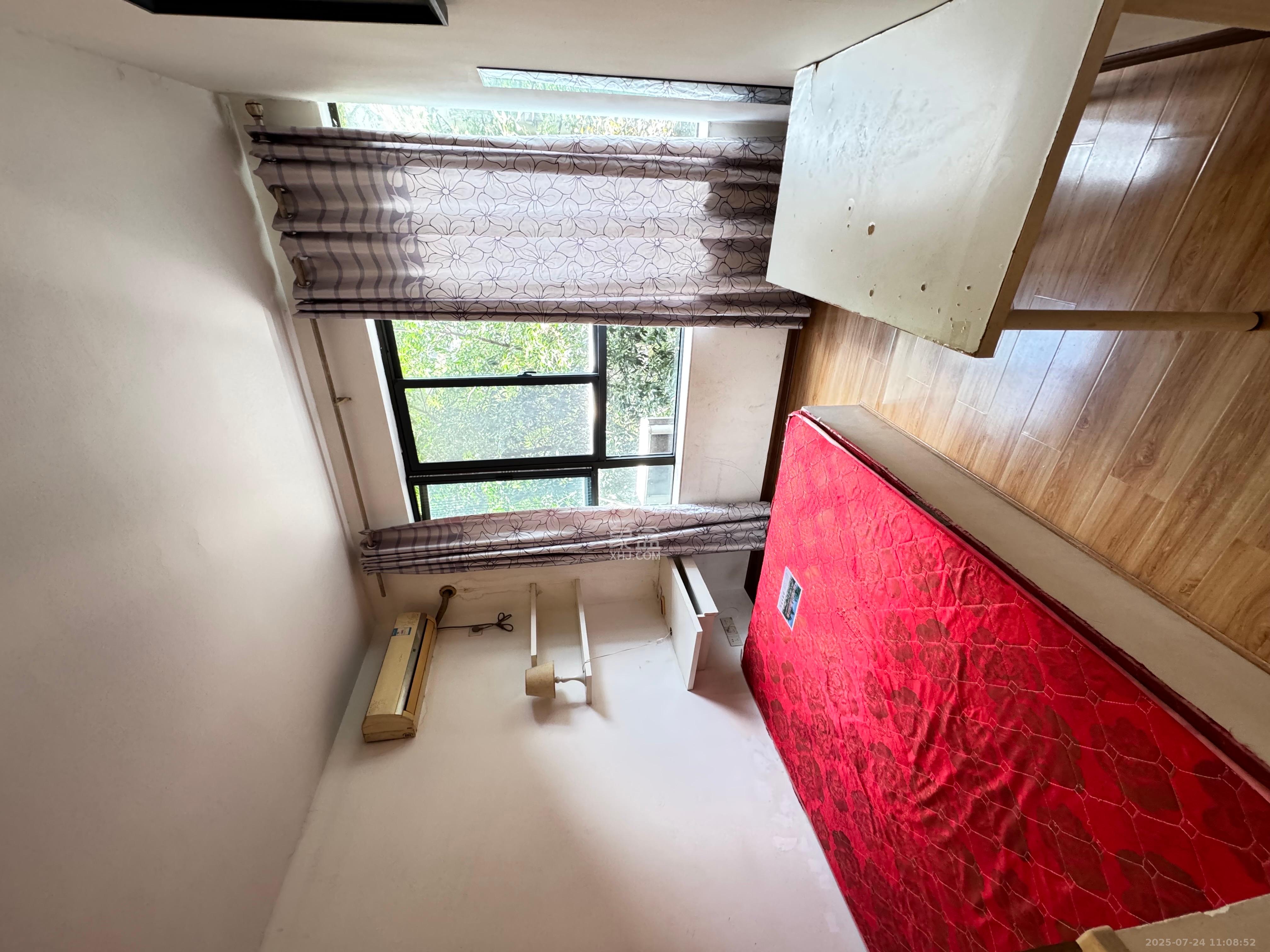 山水花都  1室1厅1卫   1500.00元/月室内图