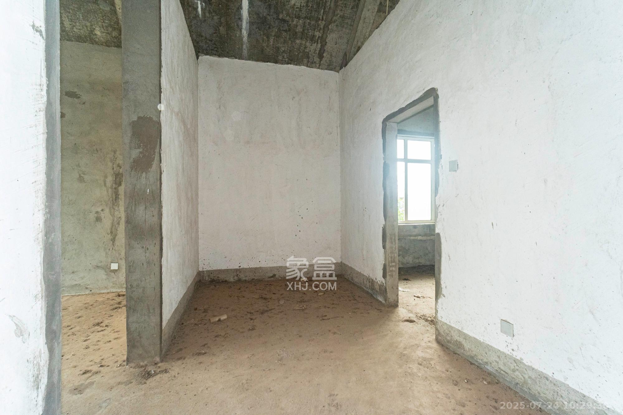 水印山城  6室2厅2卫    368.0万 水印山城  6室2厅2卫    368.0万其他