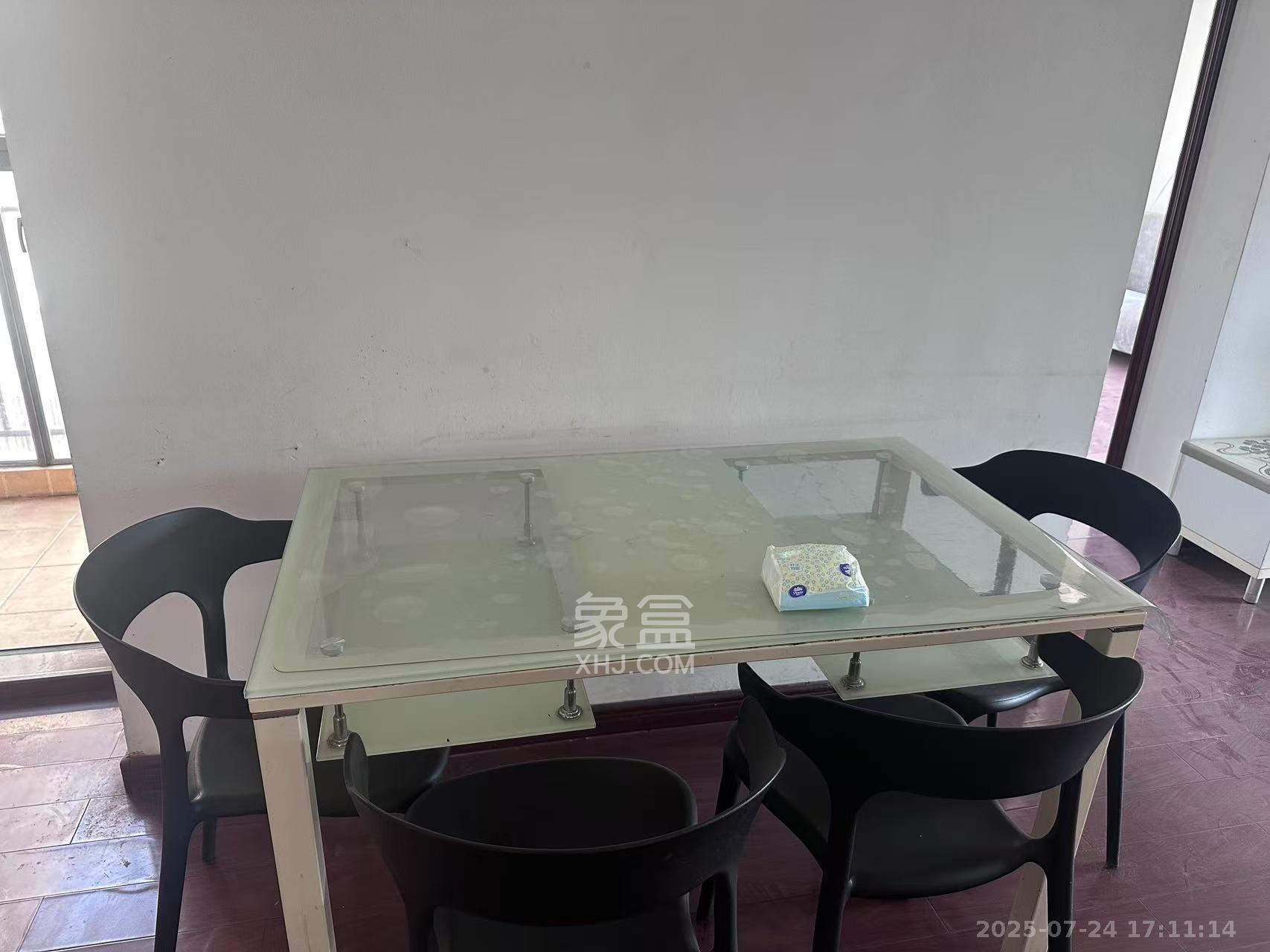 童话里  3室2厅1卫    1800.0元/月室内图