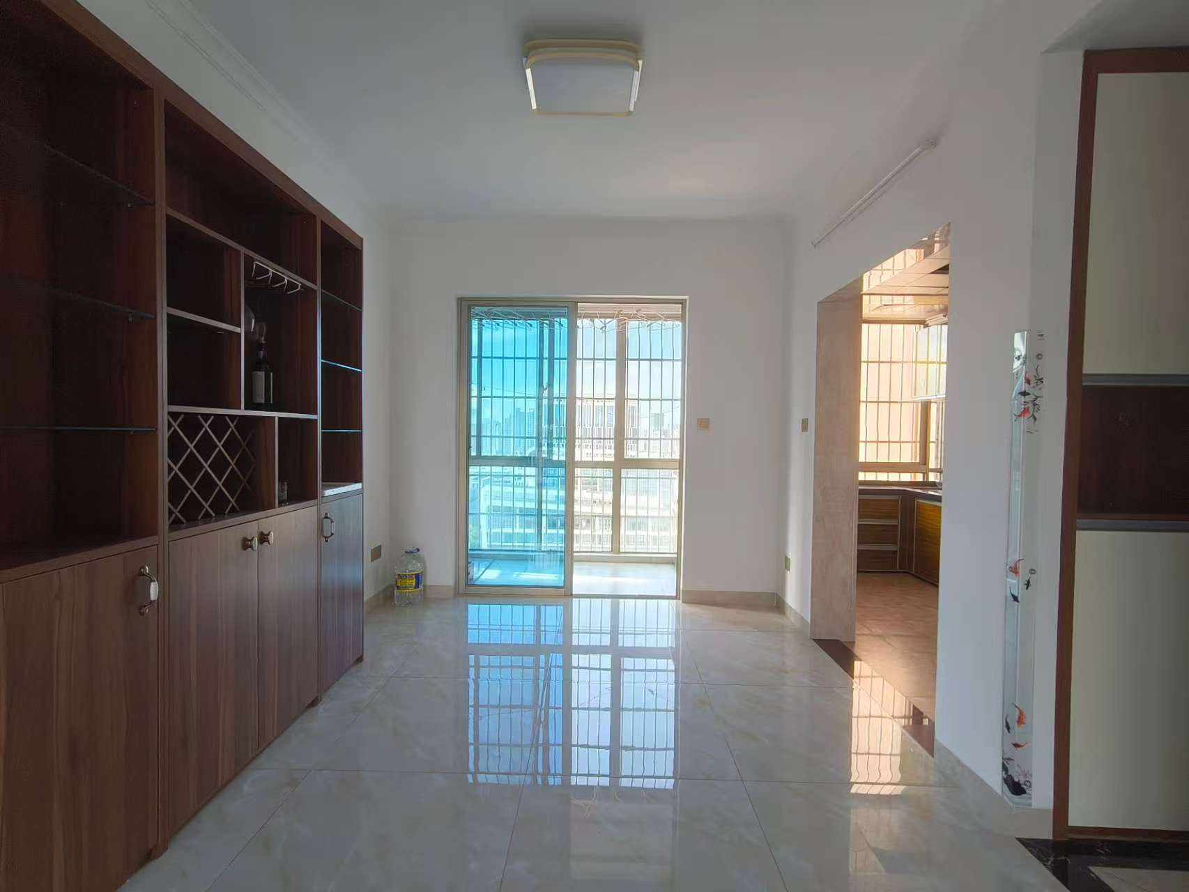 凤凰明珠  3室2厅2卫    155.0万 凤凰明珠  3室2厅2卫    155.0万室内图