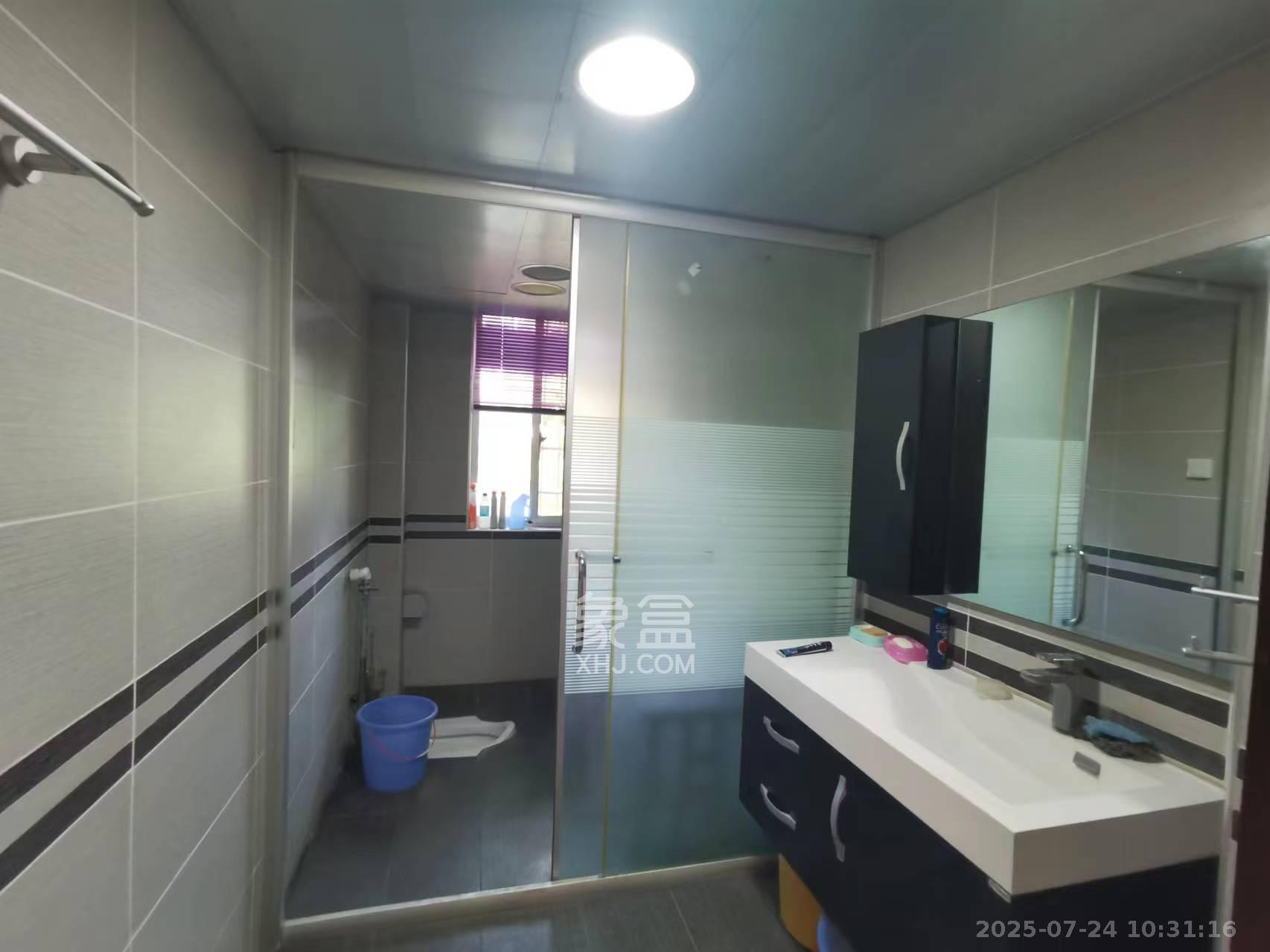 九峰小区(一二三四区) 4室2厅2卫 4100.0元/月 九峰小区(一二三四区) 4室2厅2卫 4100.0元/月室内图