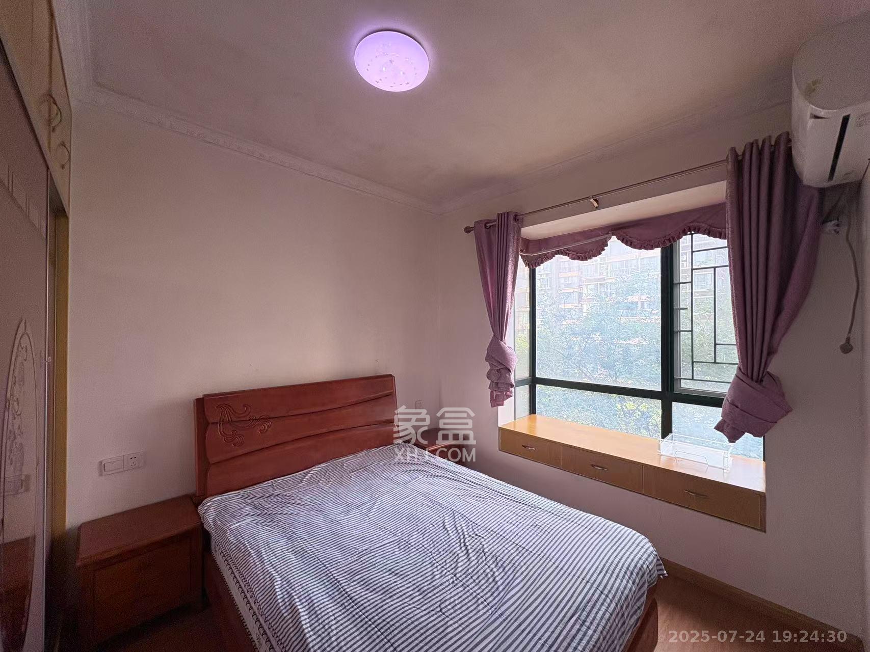 麓谷公馆（涉外国际公馆）  4室2厅2卫    2800.0元/月室内图