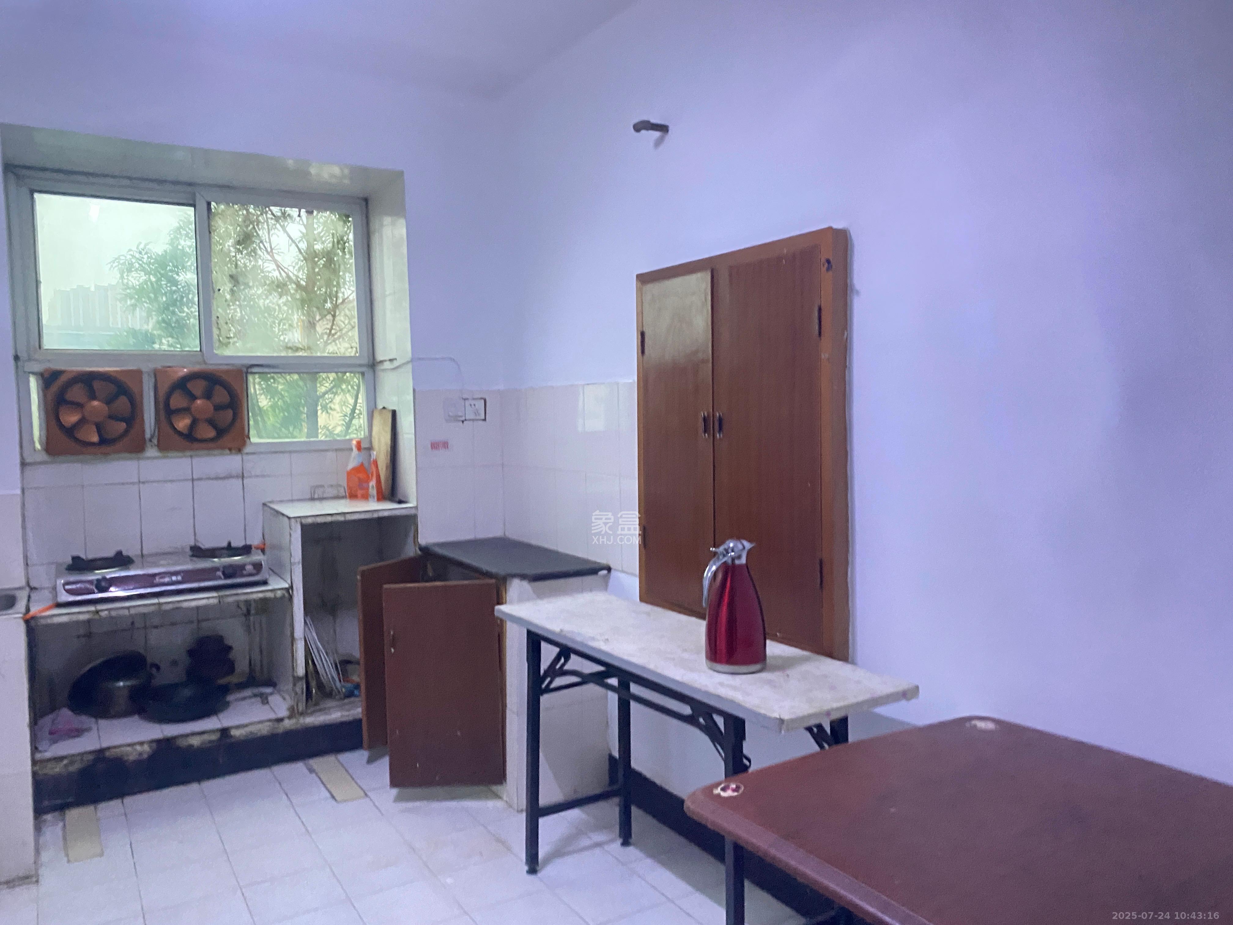 英才园三片  2室1厅1卫    1400.0元/月室内图